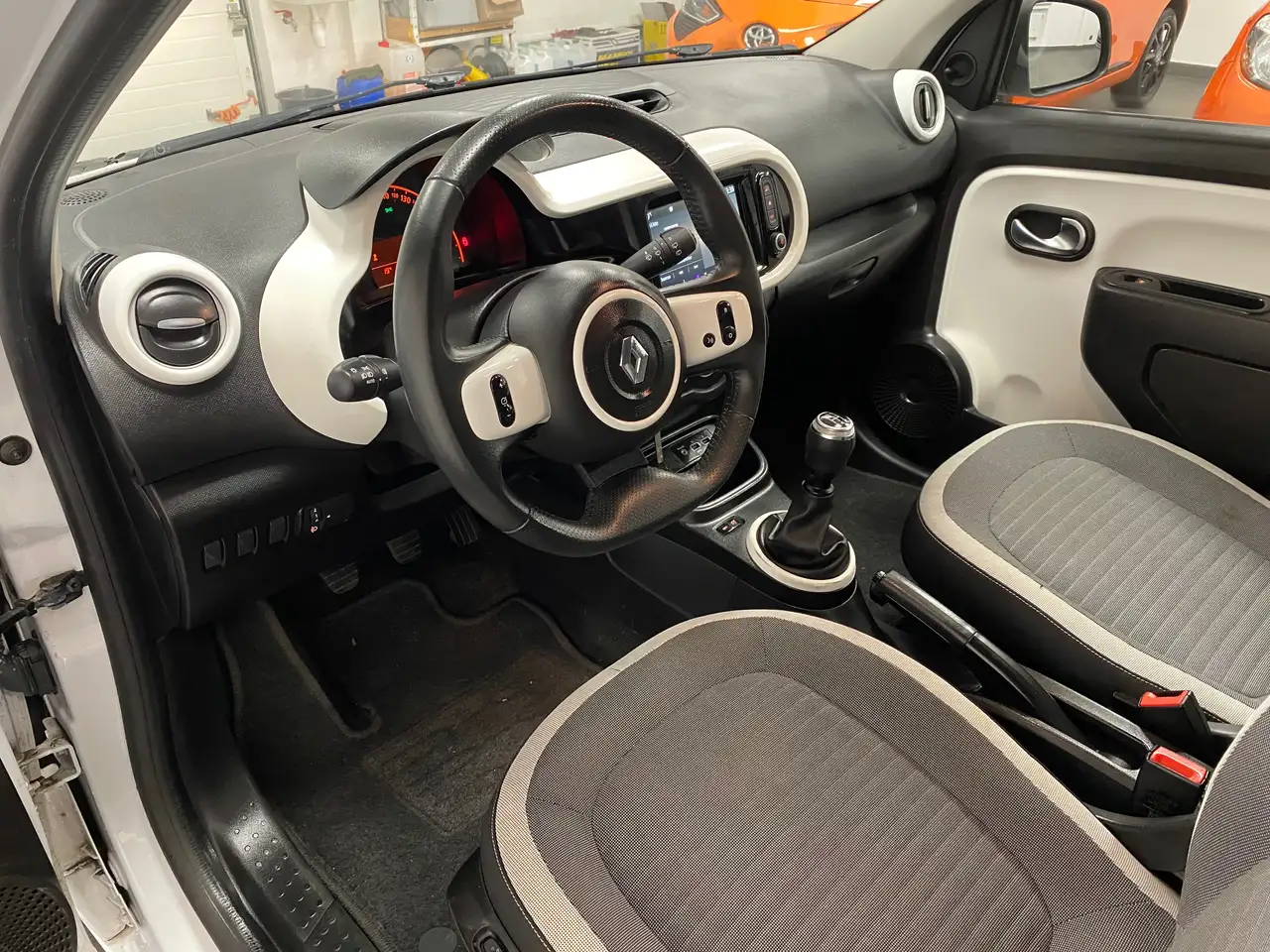 Renault Twingo 1.0i SCe Signature 1erMAIN / CARNET COMPLET / ETAT NEUF / FULL OPTIONS, миниатюра 11