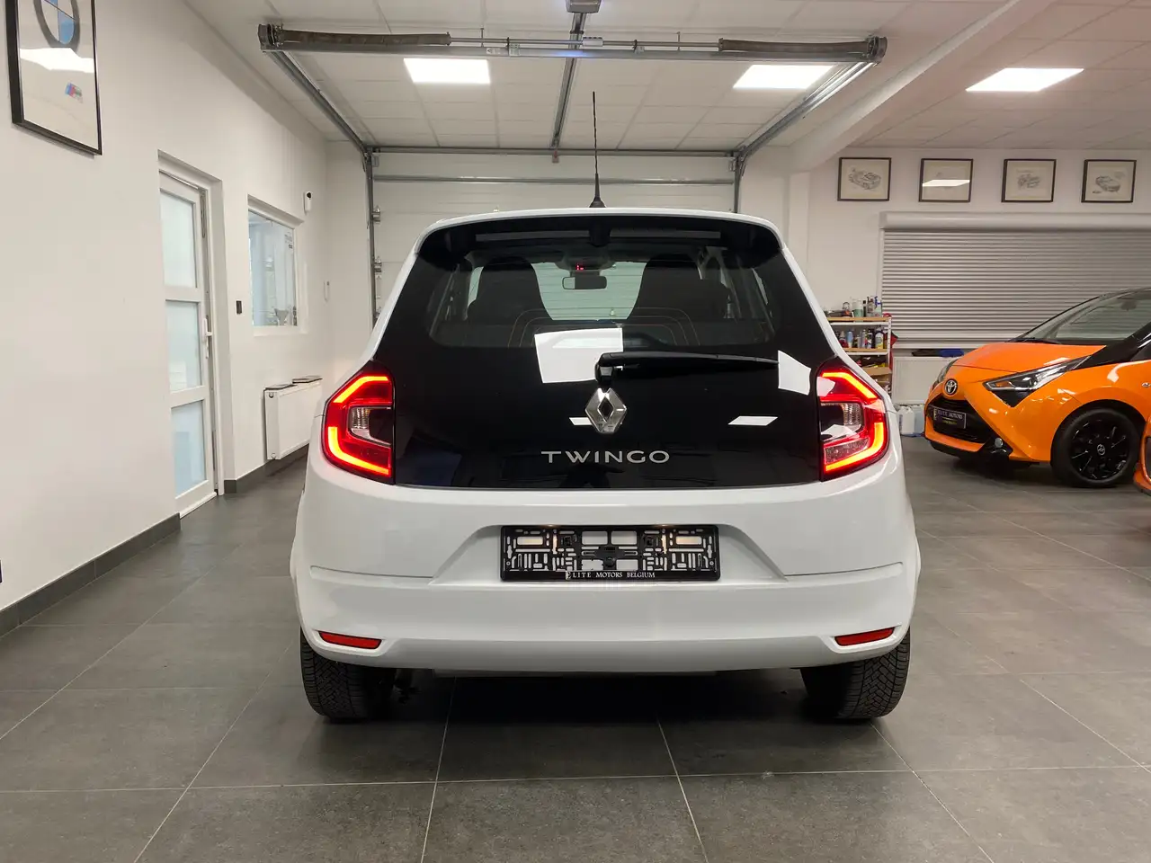 Renault Twingo 1.0i SCe Signature 1erMAIN / CARNET COMPLET / ETAT NEUF / FULL OPTIONS, миниатюра 5