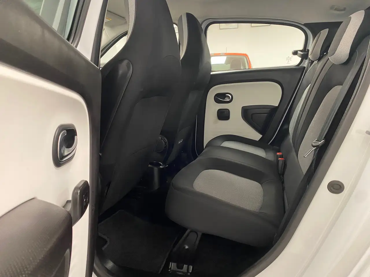 Renault Twingo 1.0i SCe Signature 1erMAIN / CARNET COMPLET / ETAT NEUF / FULL OPTIONS, миниатюра 22