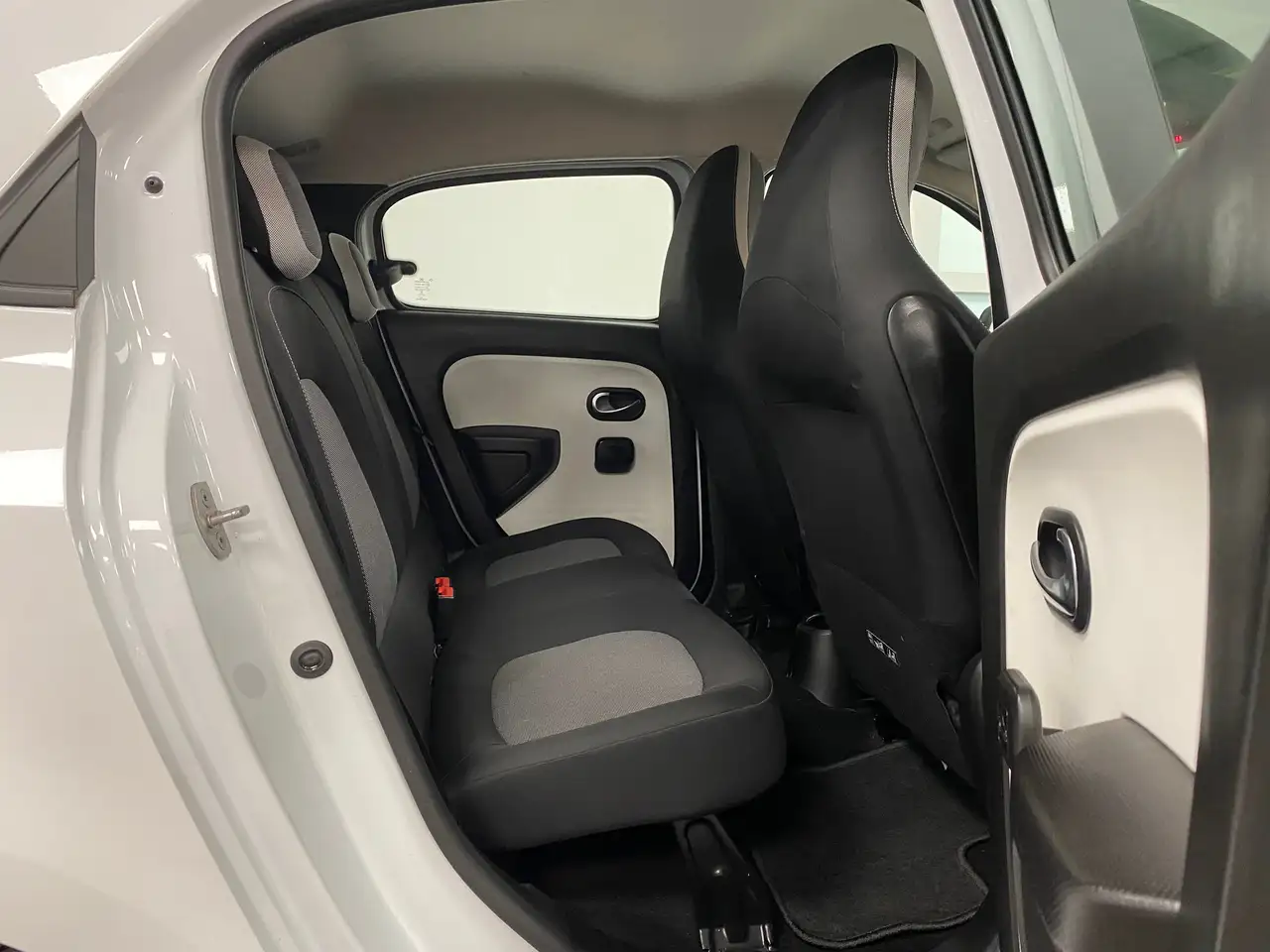 Renault Twingo 1.0i SCe Signature 1erMAIN / CARNET COMPLET / ETAT NEUF / FULL OPTIONS, миниатюра 21