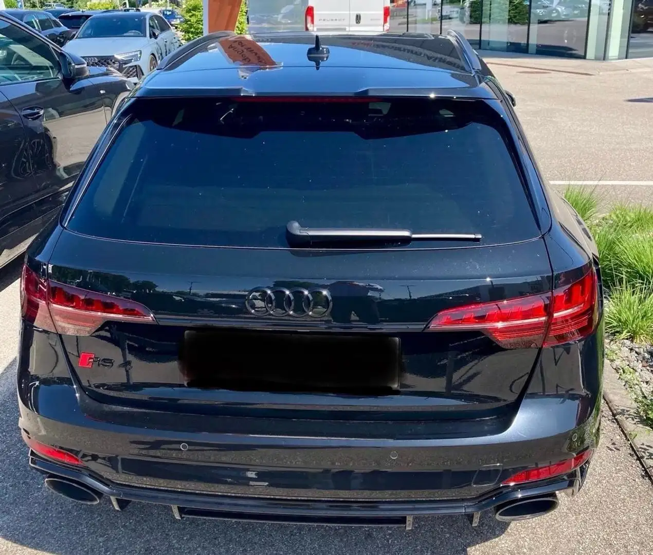 Audi RS4 Avant 2.9 TFSI quat. Matrix Pano B&O Massage Zwart - 2