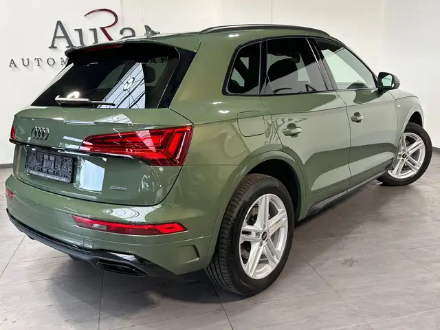Audi Q5 view 4