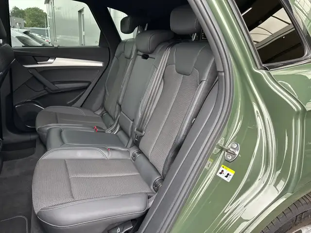 Audi Q5 view 10