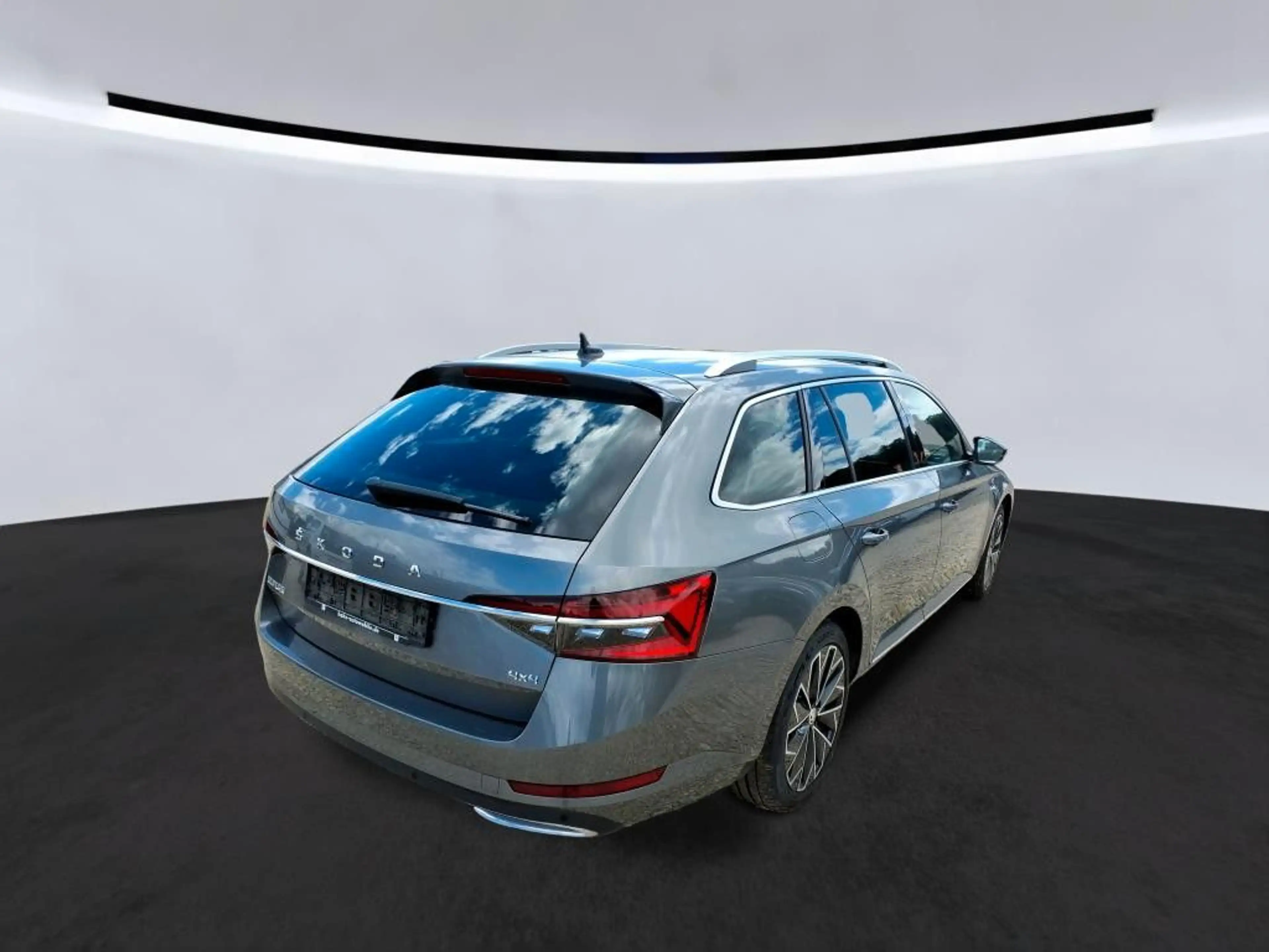 Skoda Superb Combi L&K 4x4 2.0TDI DSG Navi SHZ ACC — photo 4