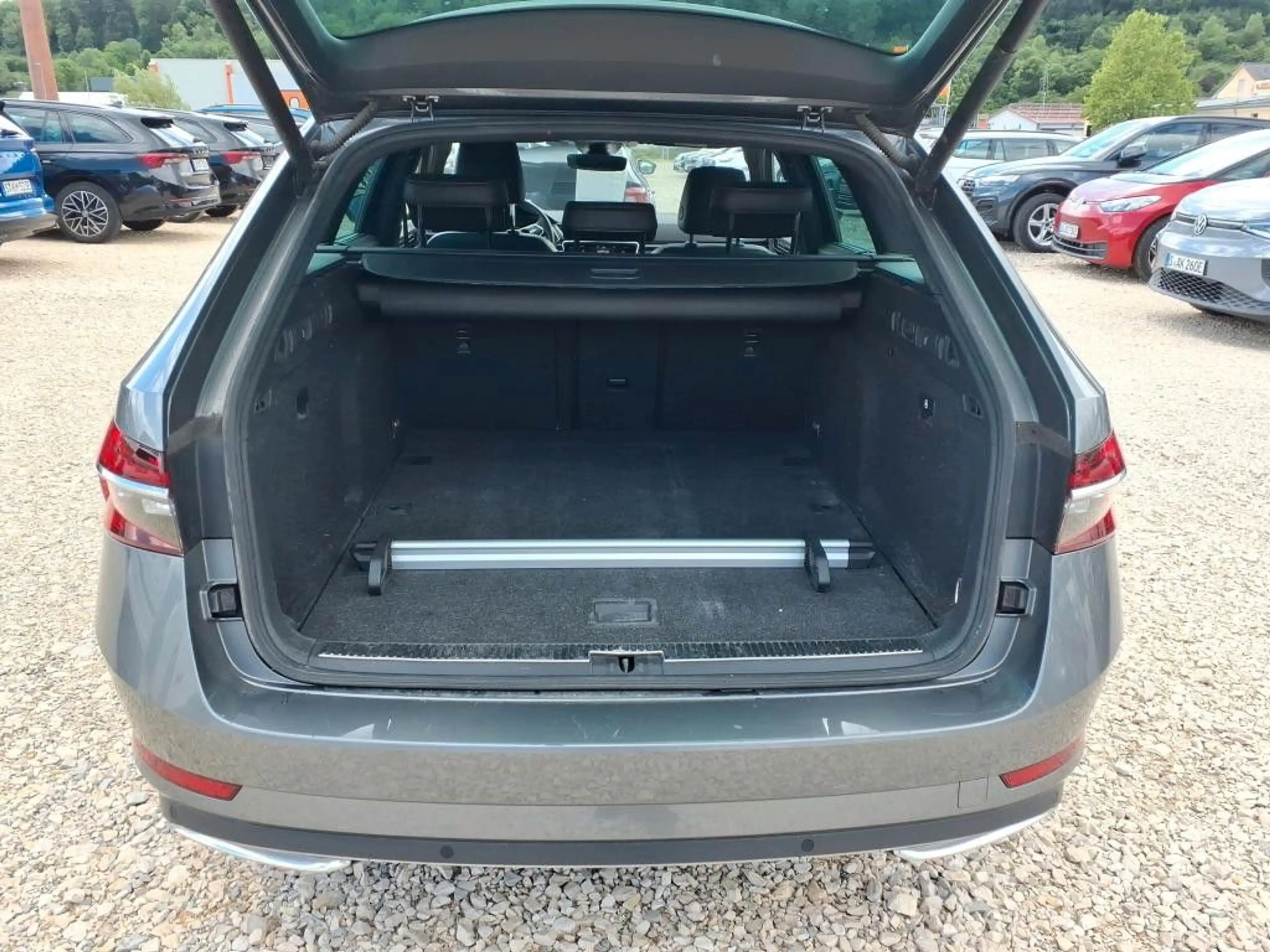 Skoda Superb Combi L&K 4x4 2.0TDI DSG Navi SHZ ACC — photo 7
