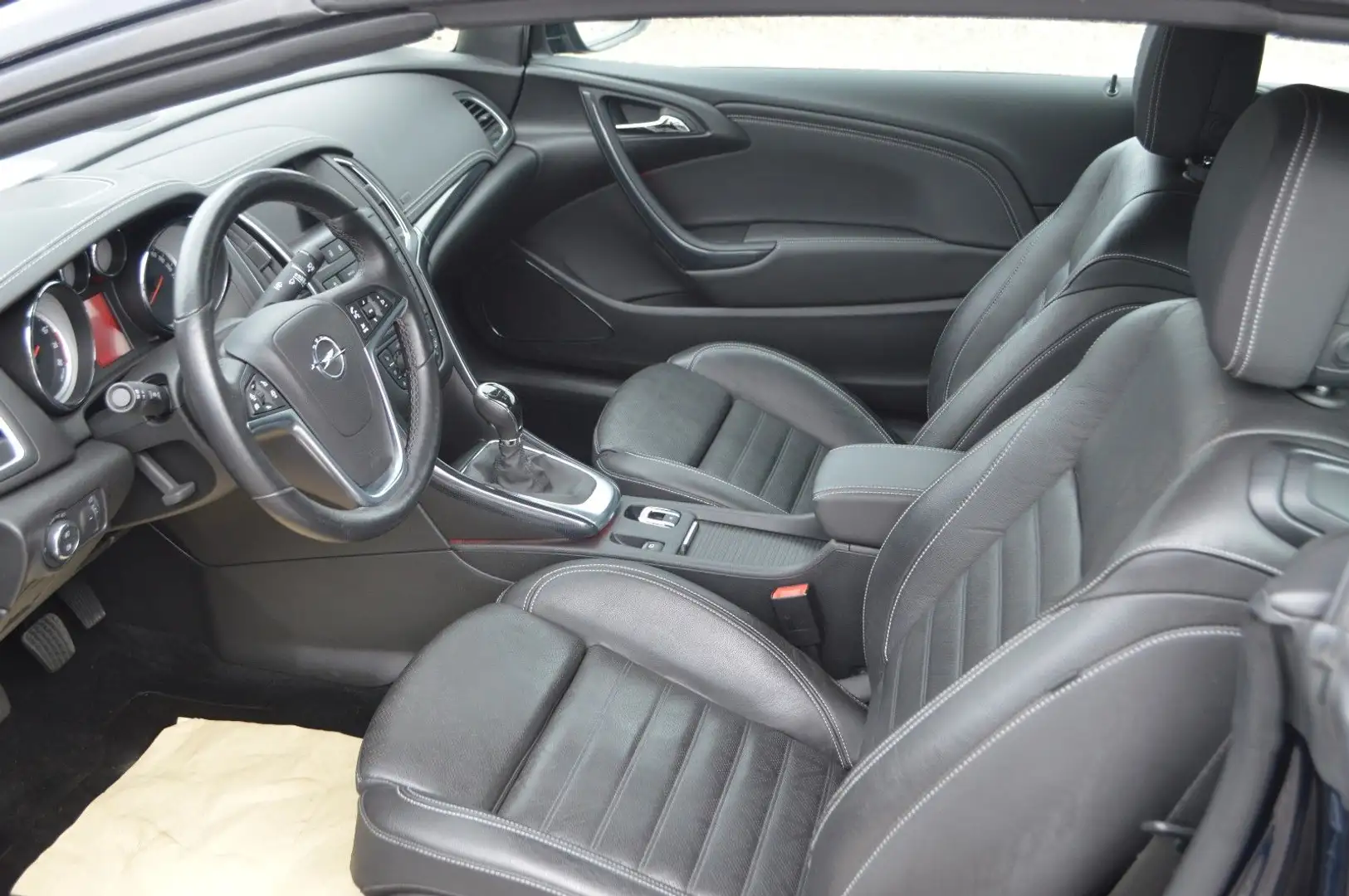 Used Opel Cascada 