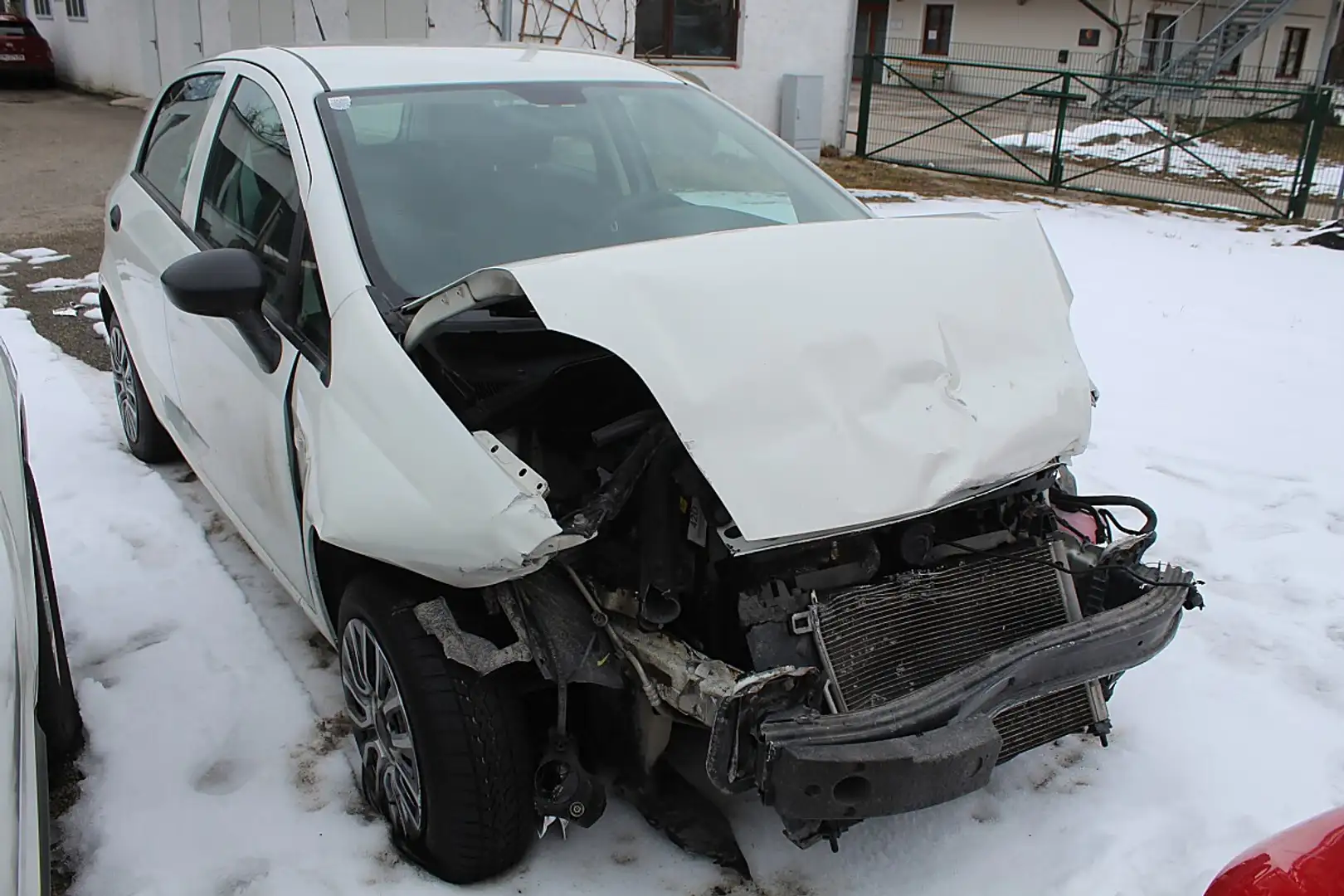 Fiat Punto 1,2 Unfallwagen Weiß - 1