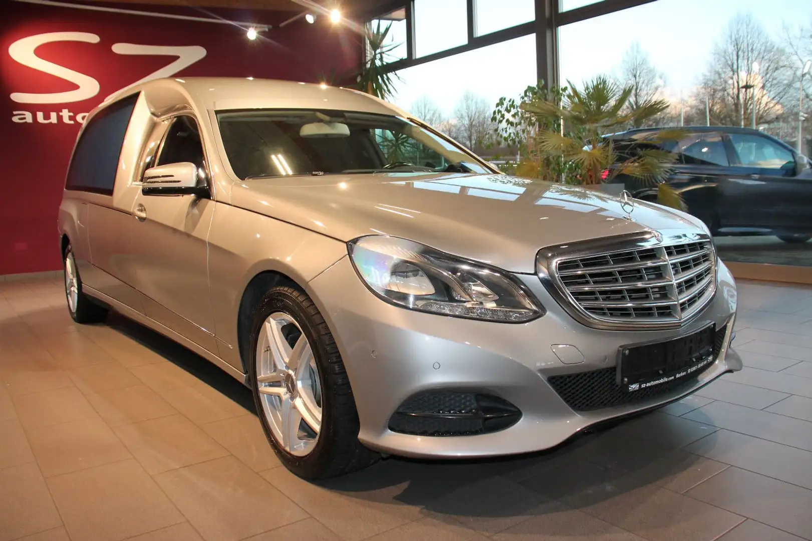 Mercedes-Benz E 250 Rappold Bestattunswagen/Leichenwagen Grijs - 1