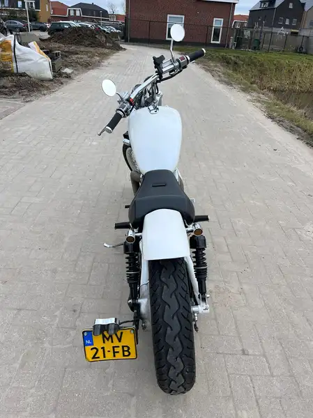 Suzuki VS 750 - foto 2