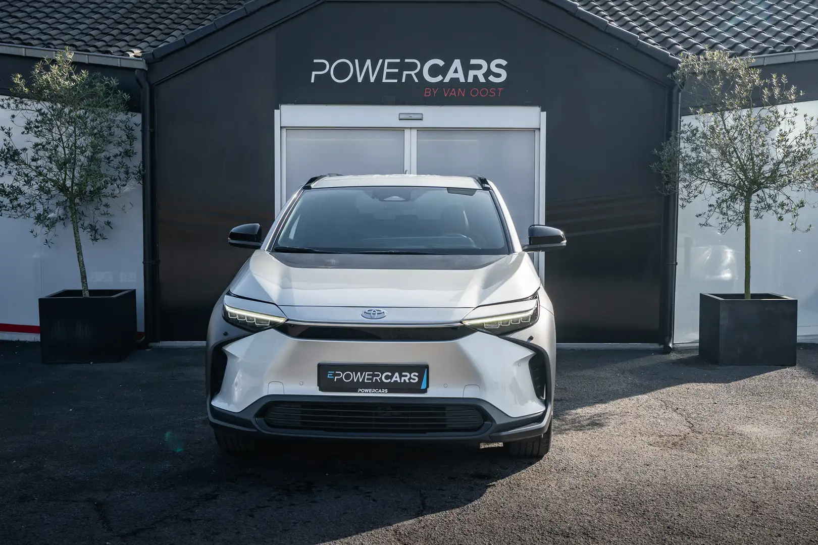 Toyota bZ4X Dynamic Business | Silber - 2