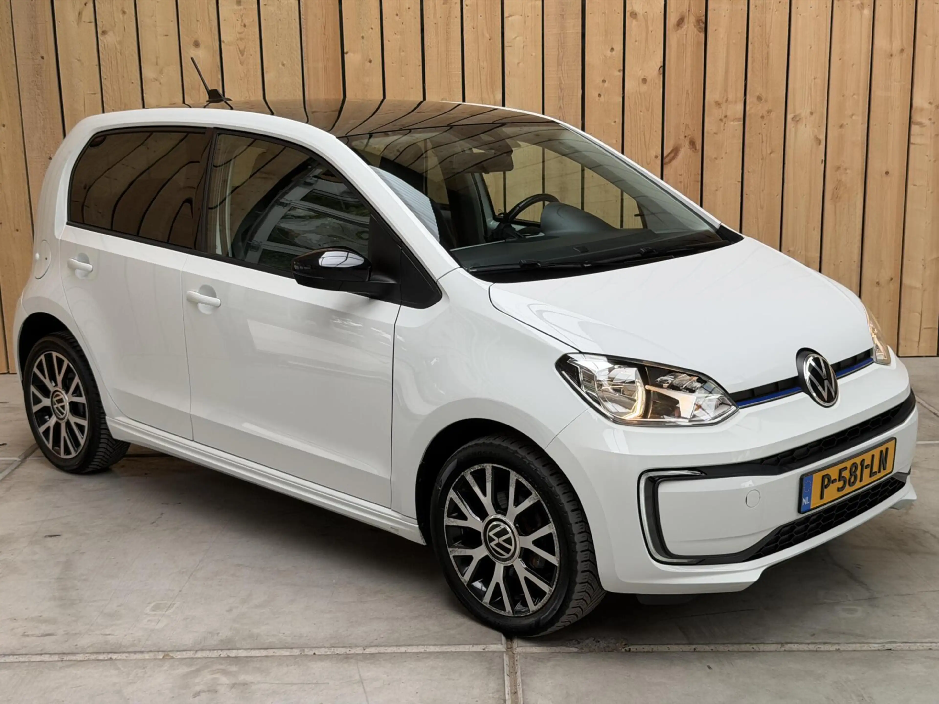 Volkswagen e-up! e-up! Style SoH 88% | Achteruitrijcamera | Afwijke — photo 50