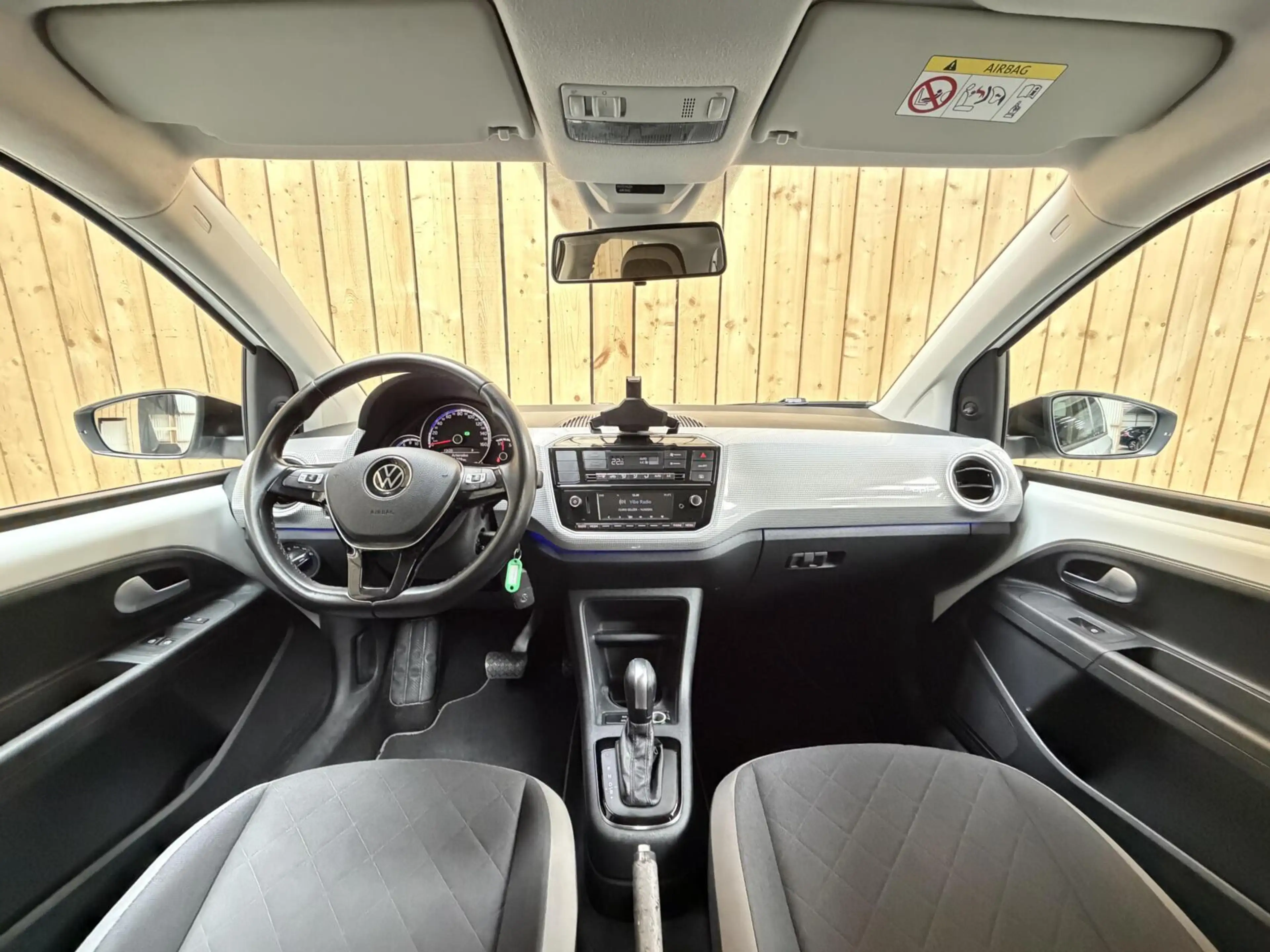 Volkswagen e-up! e-up! Style SoH 88% | Achteruitrijcamera | Afwijke — photo 3