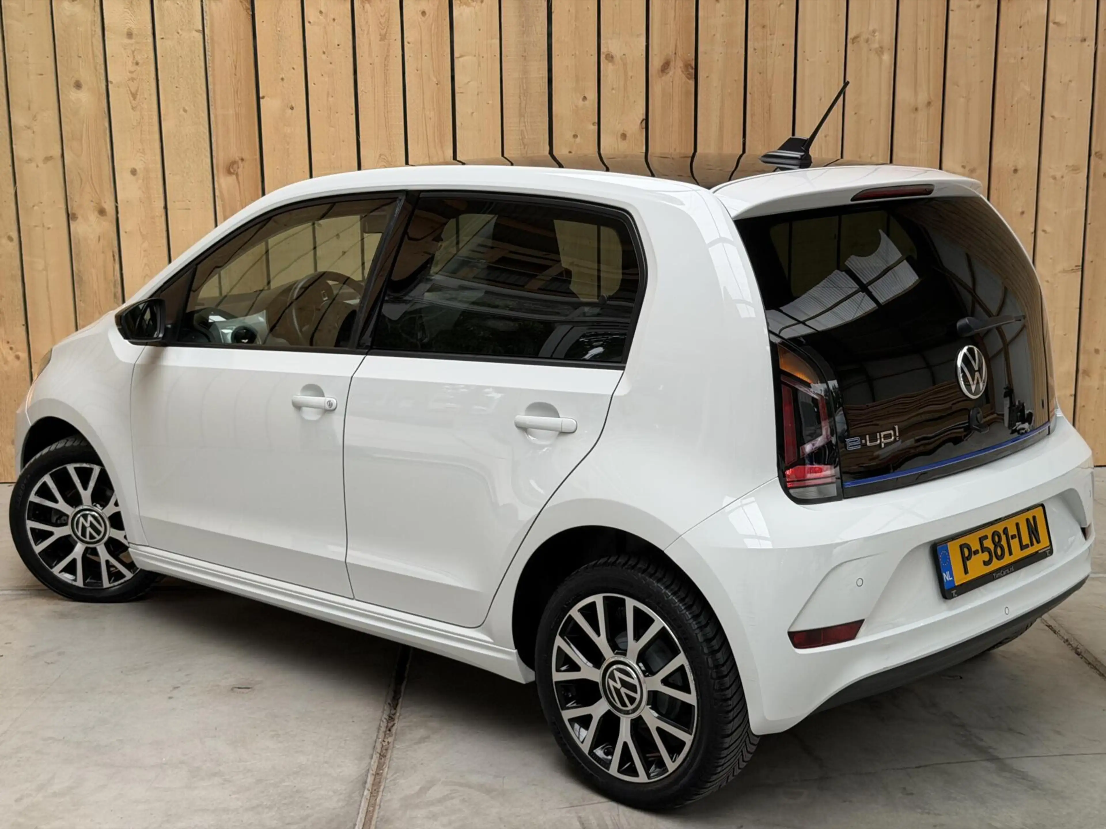 Volkswagen e-up! e-up! Style SoH 88% | Achteruitrijcamera | Afwijke — photo 26