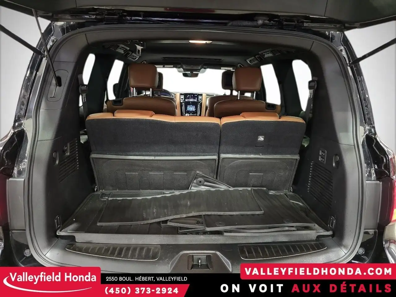 Infiniti QX80 снимка Infiniti QX80