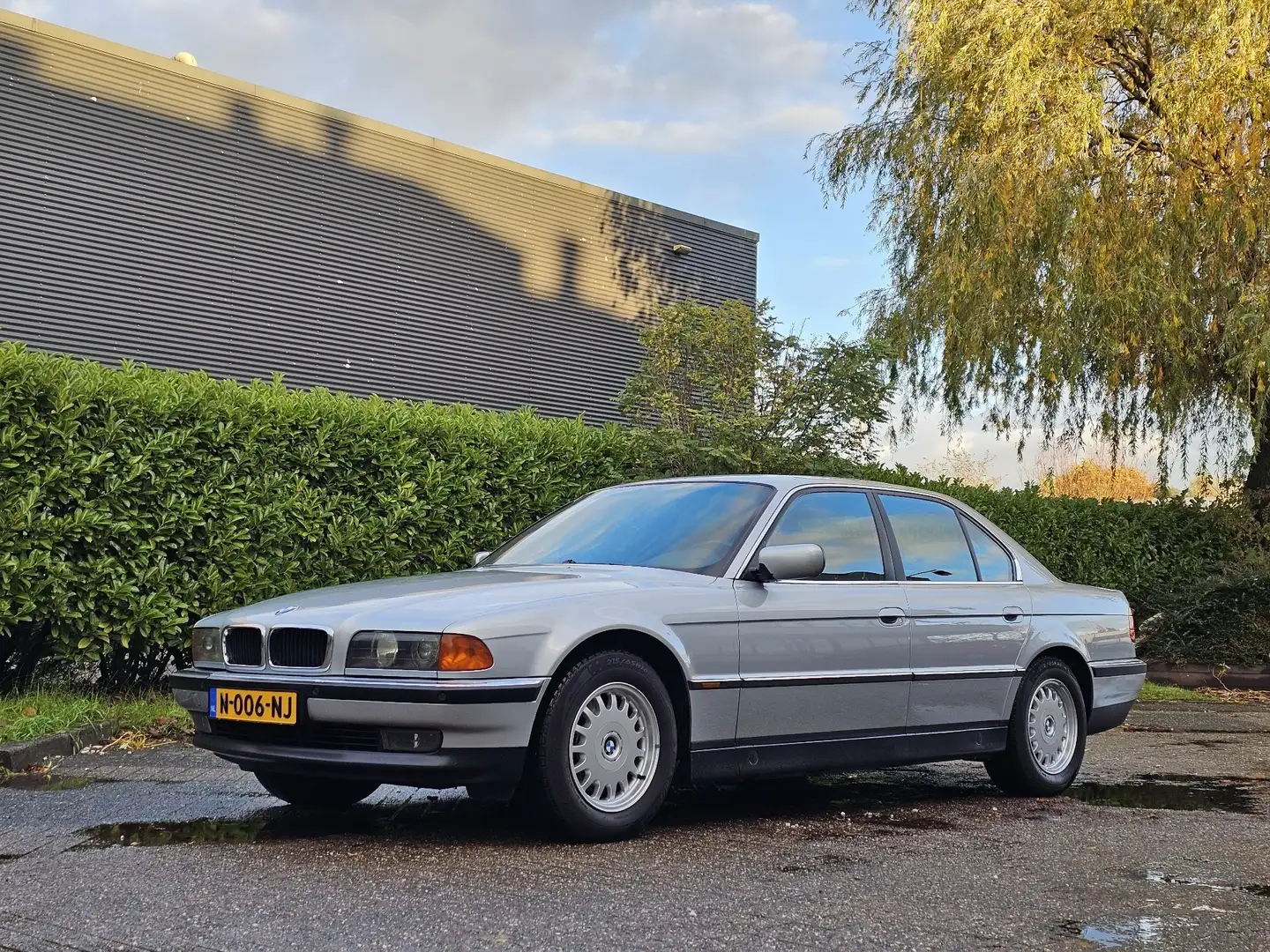 BMW 728 728i Gümüş rengi - 1
