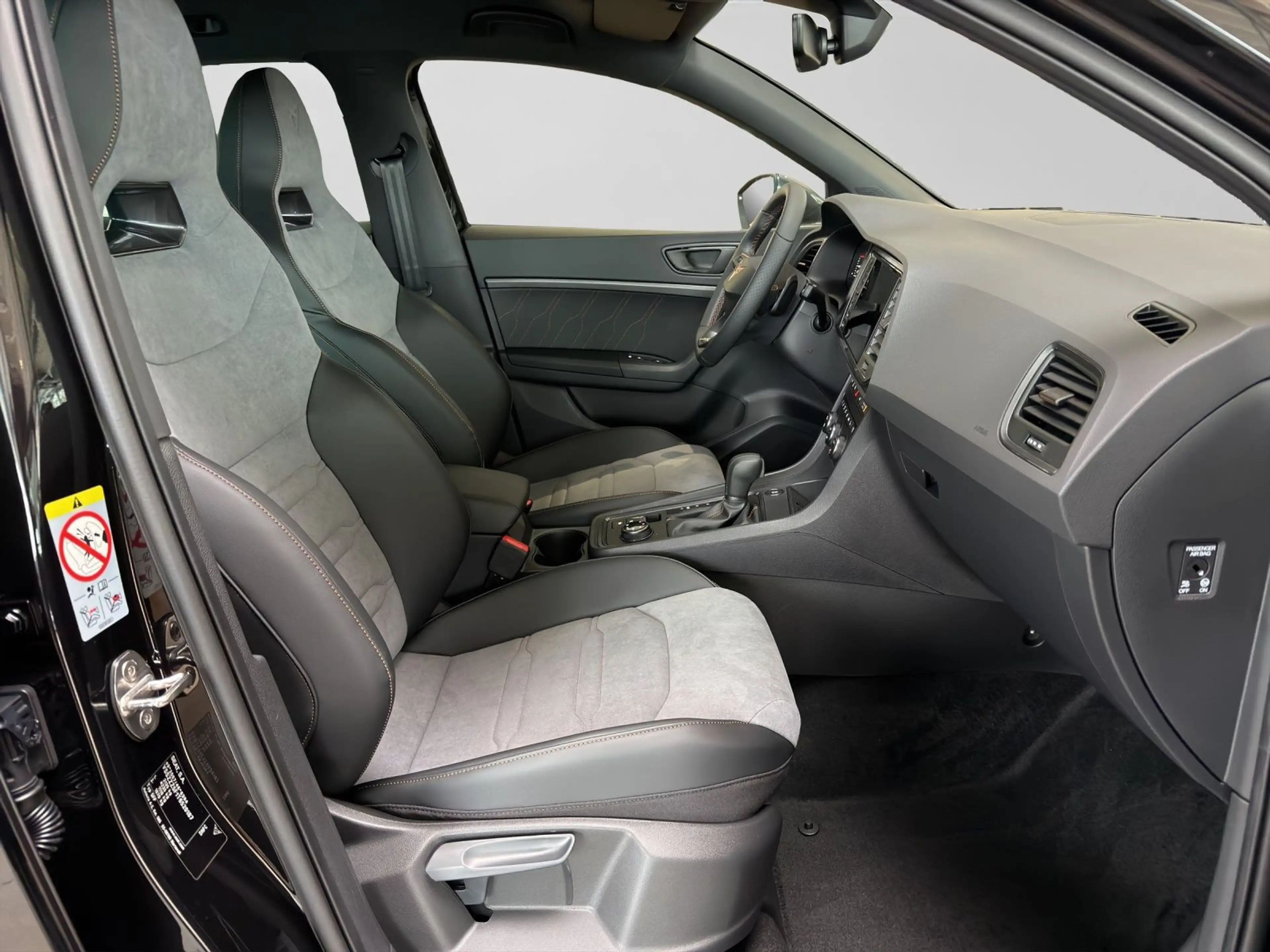 CUPRA Ateca 2.0 TSI DSG VZ 4DRIVE AREA VIEW BREMBO NAV — photo 4
