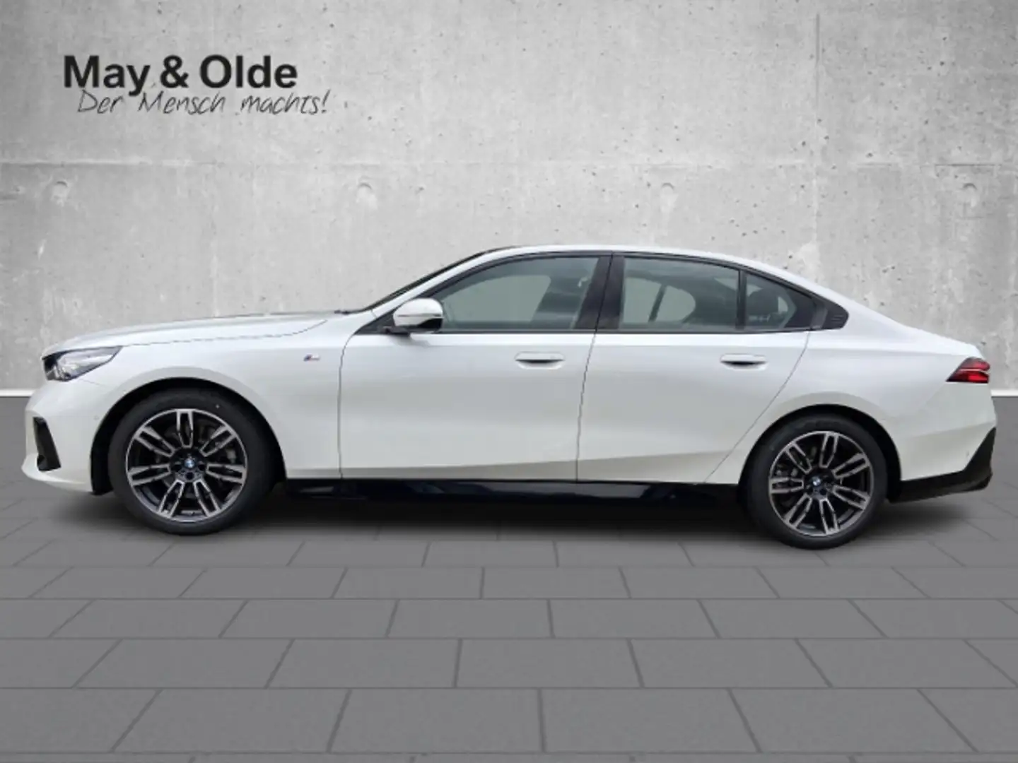 BMW 520 d M Sport HUD AHK Pano Navi PA+ DA+ HiFi SHZ Wit - 2