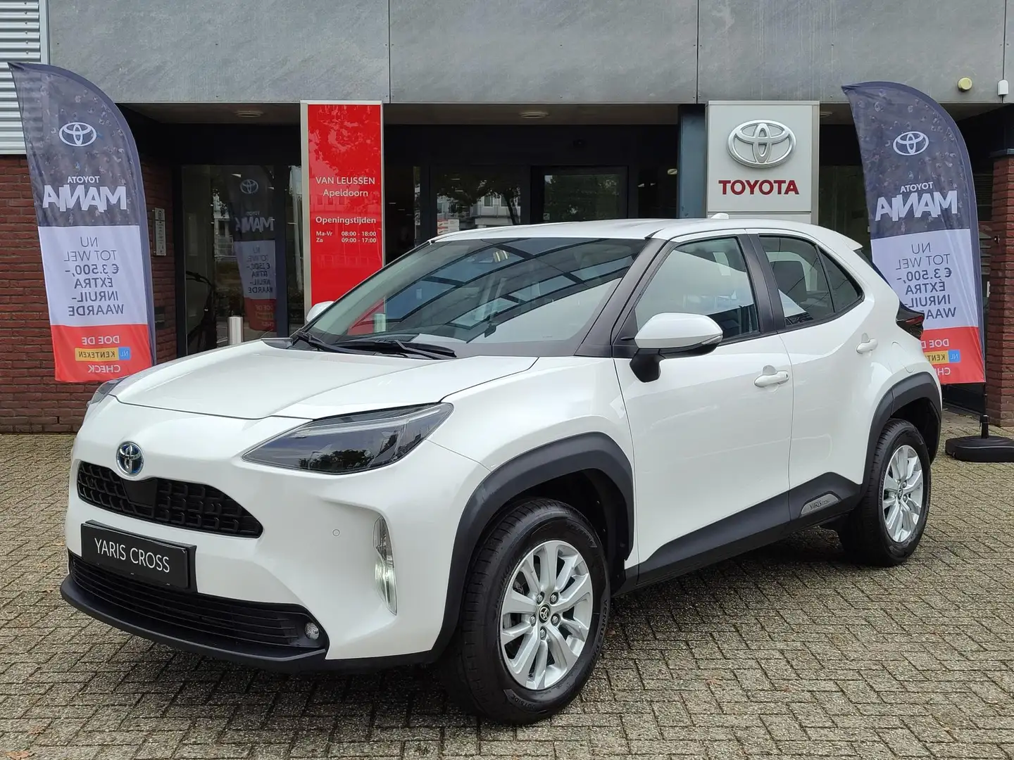 Toyota Yaris Cross 1.5 Hybrid BUSINESS PLUS KEYLESS NAVI PARK-SENSORE Blanc - 1