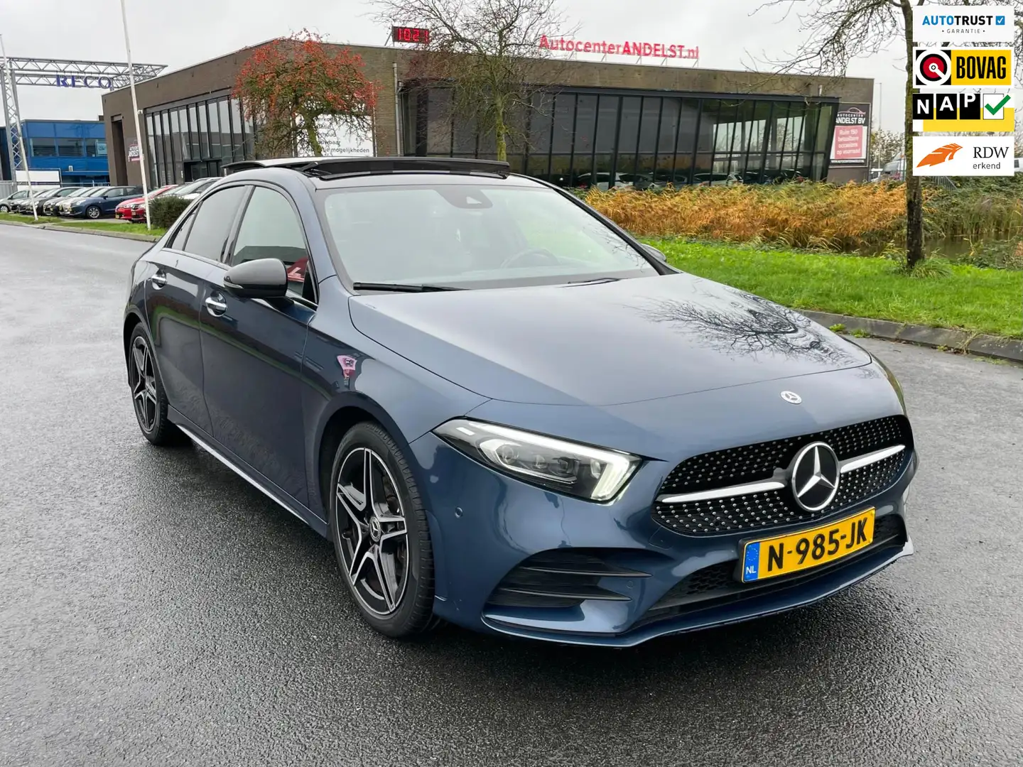 Mercedes-Benz A 200 Business Solution AMG, Aut, Trekhaak, Pano, Cam, E Blauw - 1