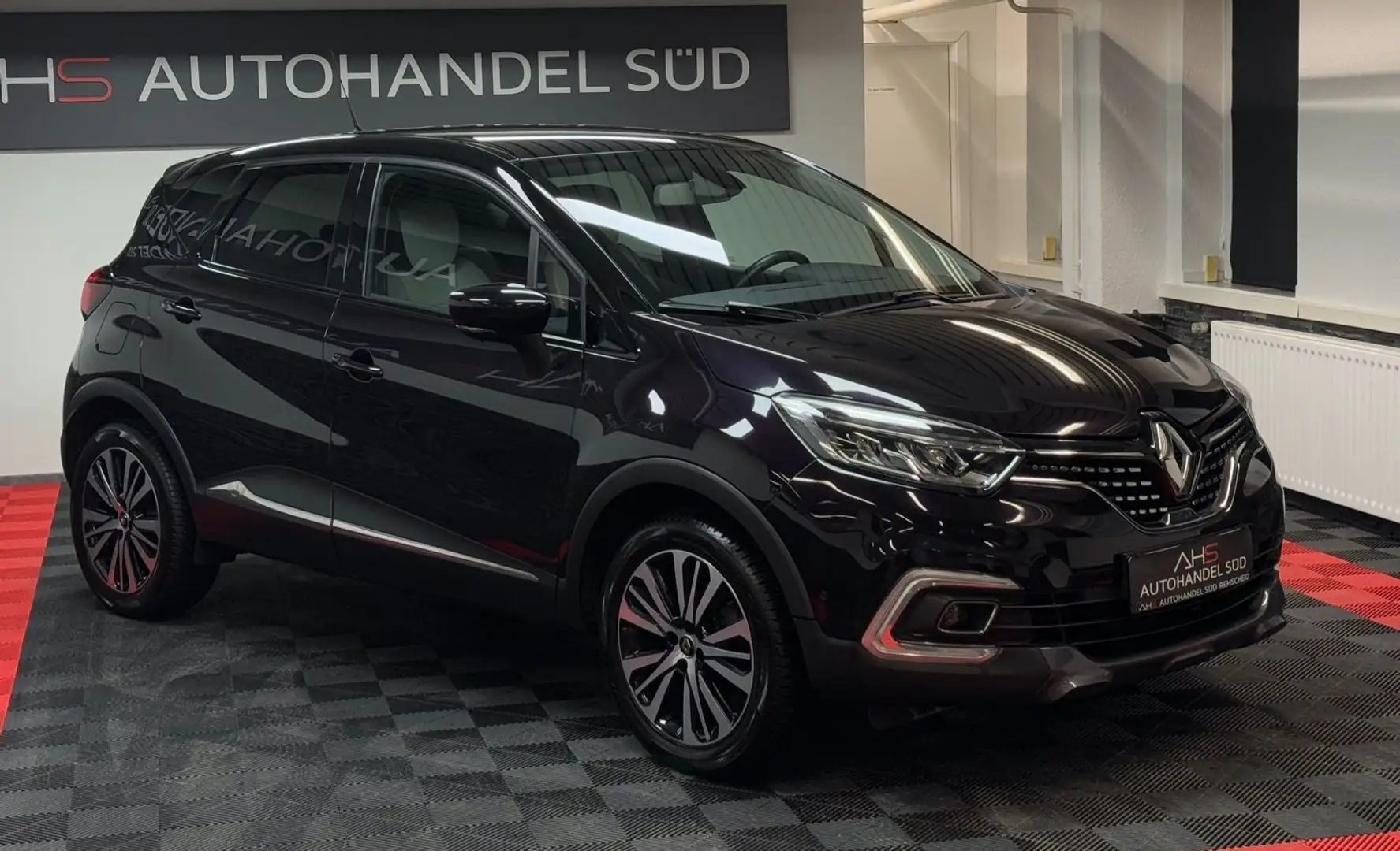 Renault Captur Initiale Paris Schwarz - 2