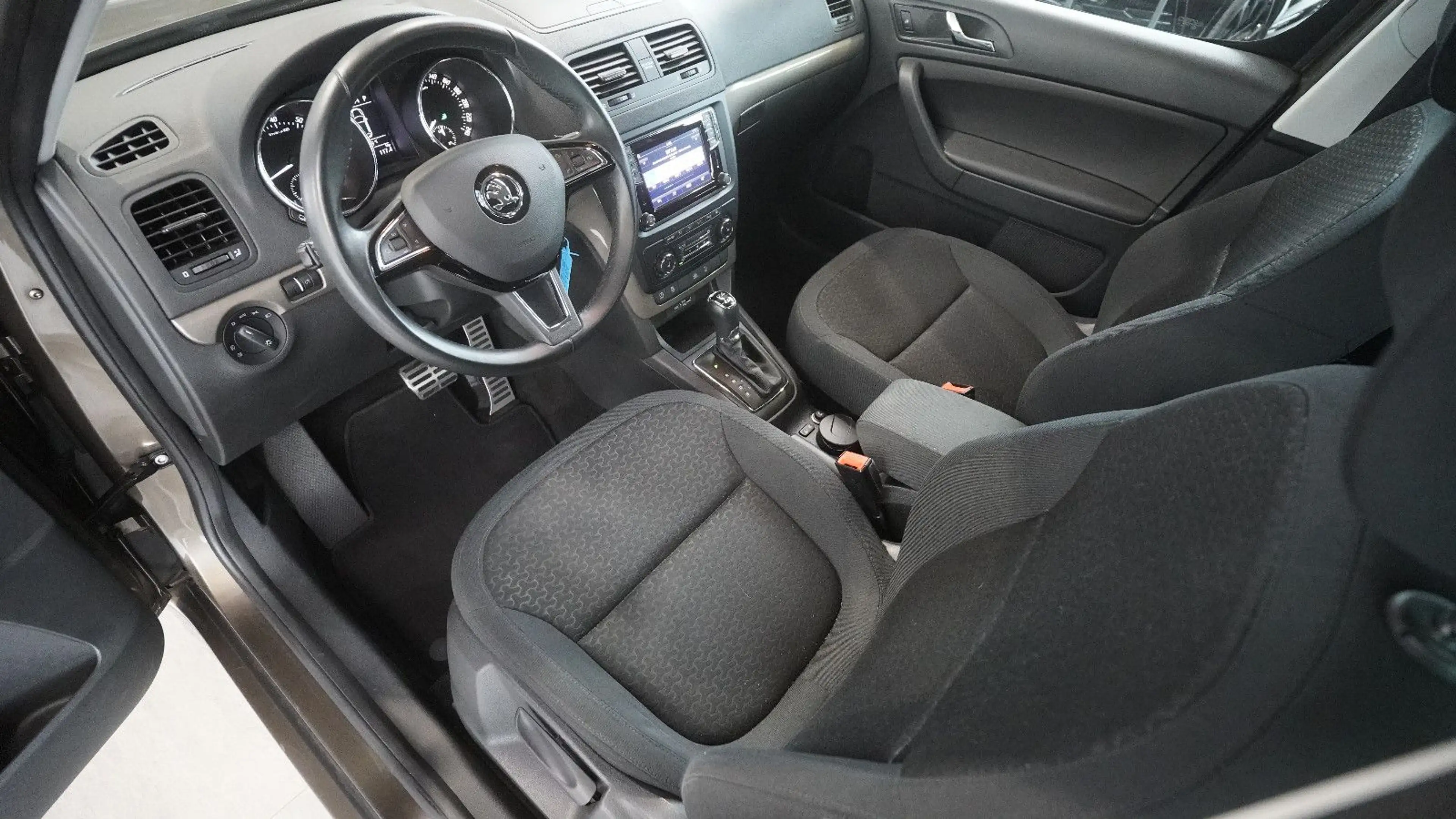 Skoda Yeti Style 4x4*BI-XENON*NAVI* — photo 11