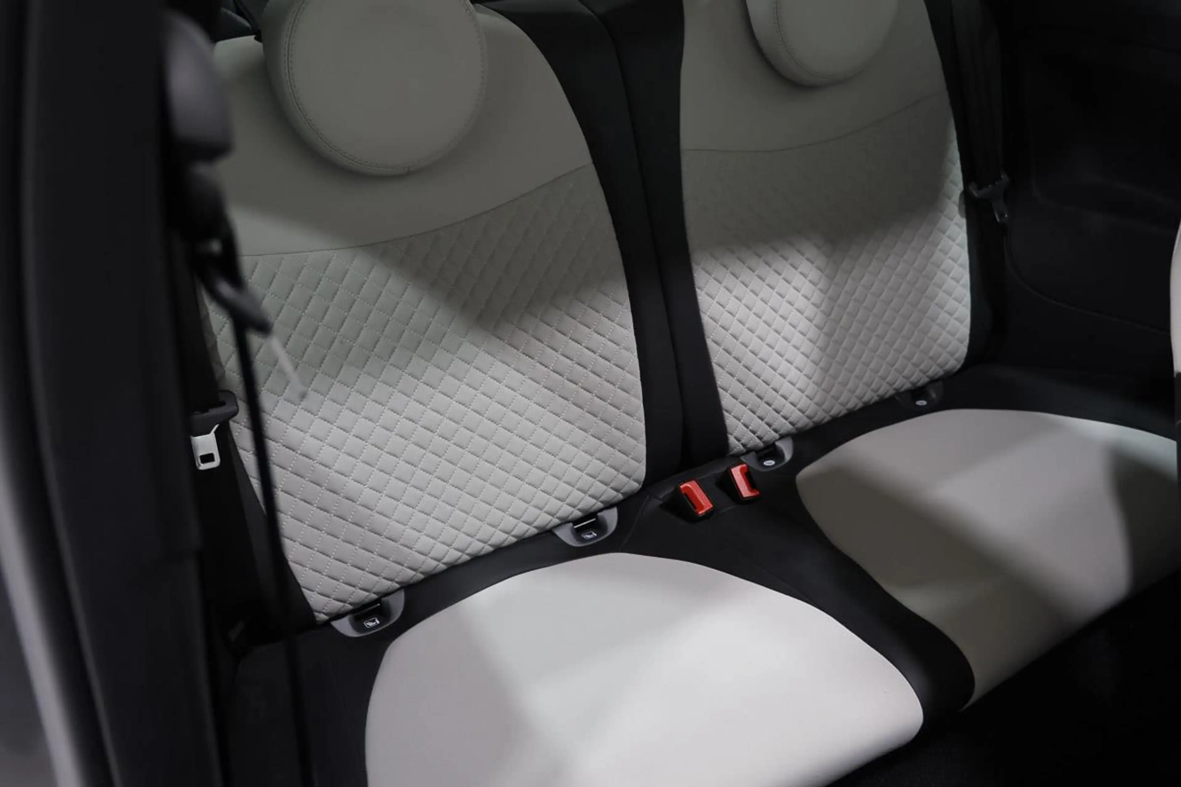 Fiat 500C 1.0 HYBRID DOLCEVITA CLIM AUTO CARPLAY RADAR JA15 — photo 12