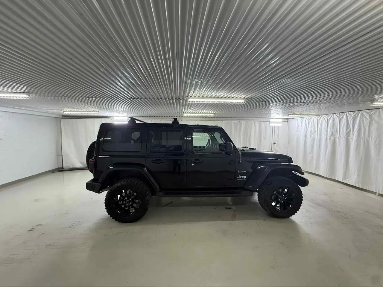 Jeep Wrangler снимка Jeep Wrangler