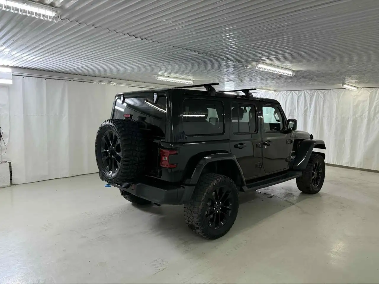 Jeep Wrangler снимка Jeep Wrangler