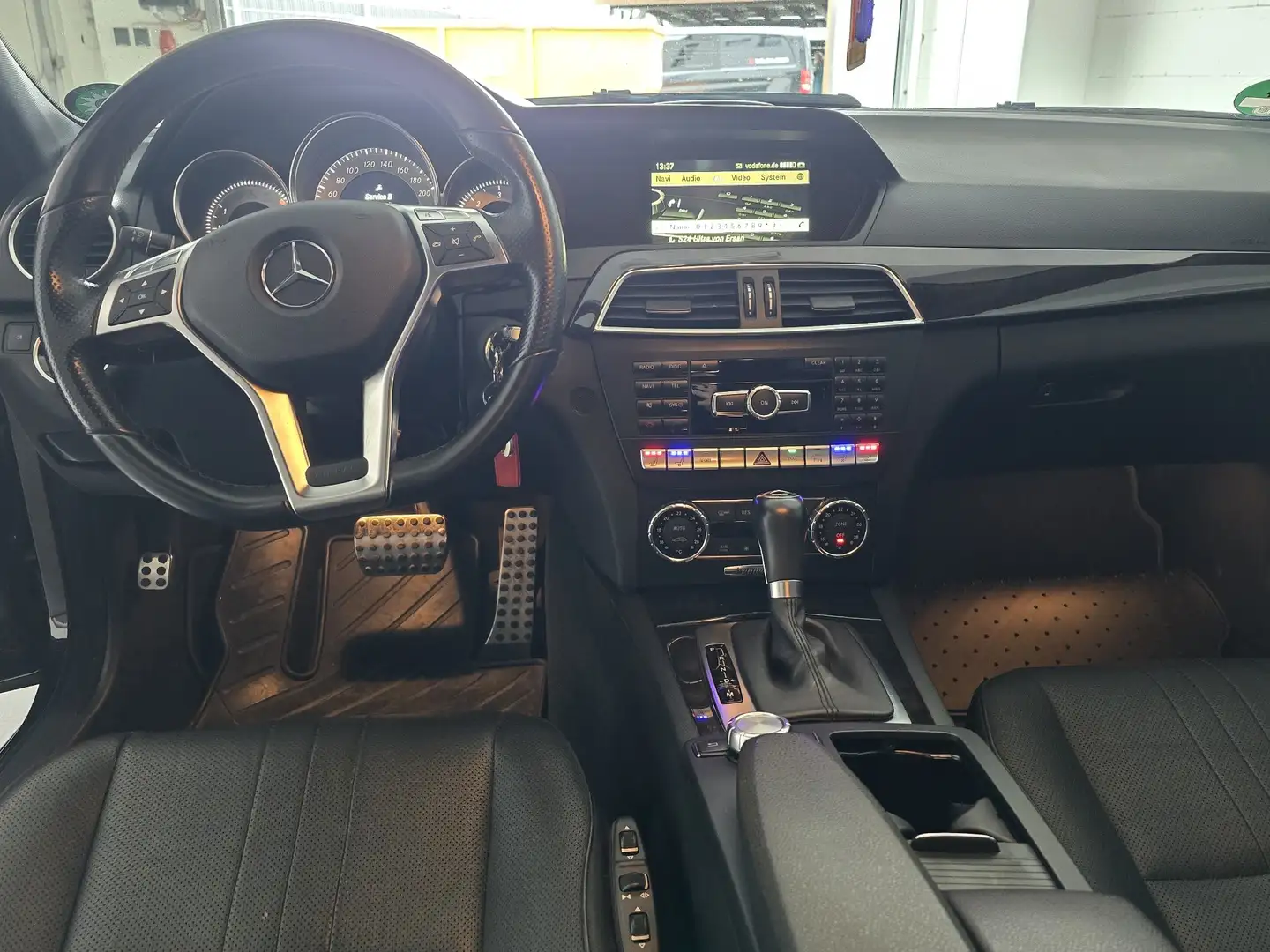 Mercedes-Benz C 350 CDI BlueEFFICIENCY AMG Paket 7G-TRONIC Avantgarde Fekete - 2