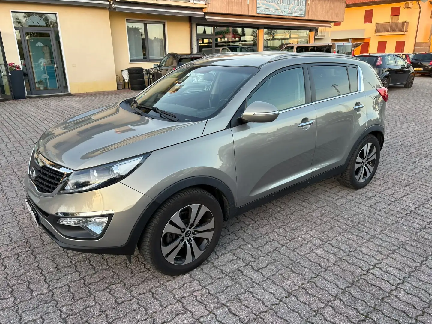Kia Sportage 1.7 CRDI UNICO PROPRIETARIO SI A NEOPATENTATI Grigio - 2