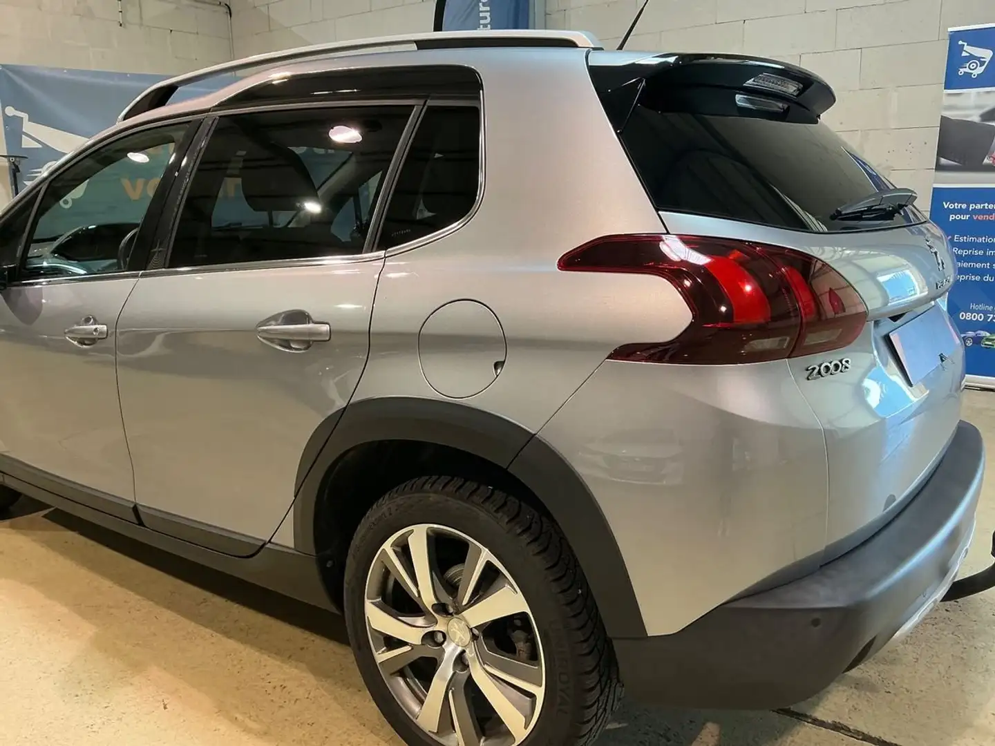 Peugeot 2008 PureTech 110 GPF KAMERA NAVI PANO CARPLAY LEDER Сірий - 2