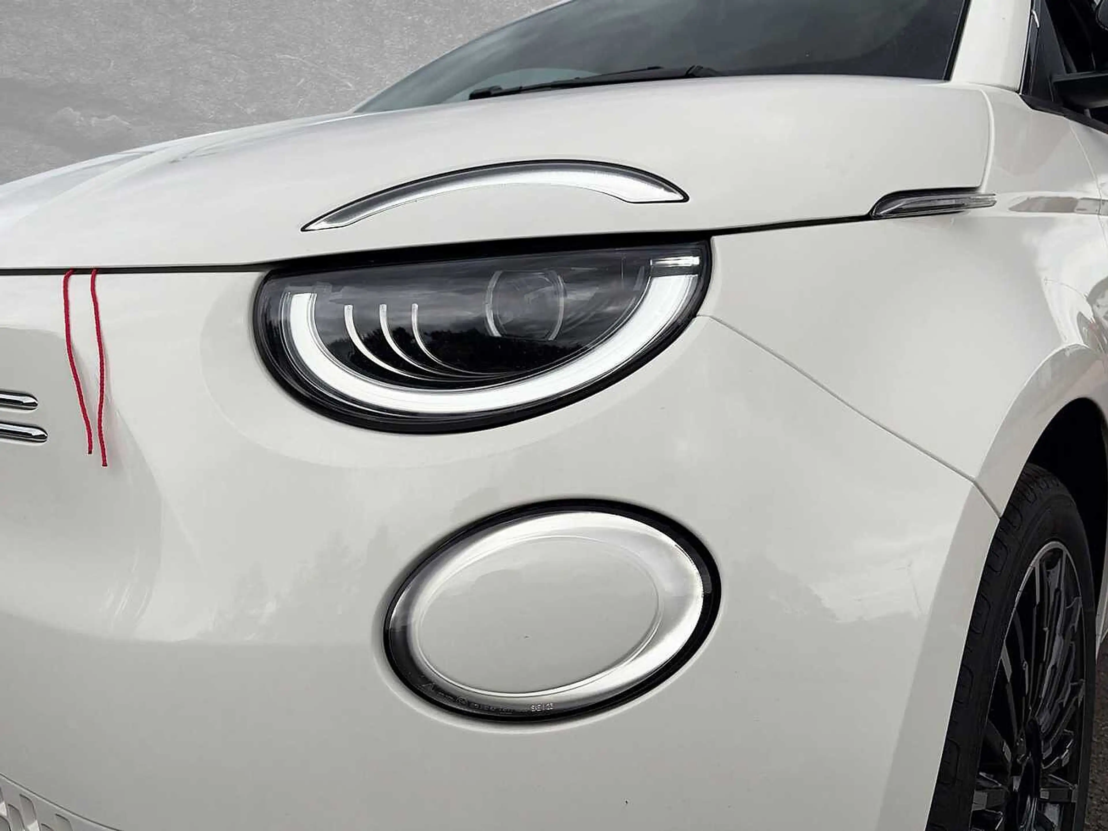 Fiat 500e Cabrio 42kWh *Style Paket* — photo 13
