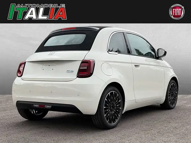 Fiat 500e view 2
