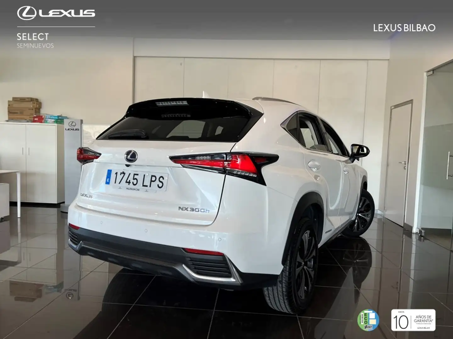 Lexus NX 300 300h Premium 2WD Blanco - 2