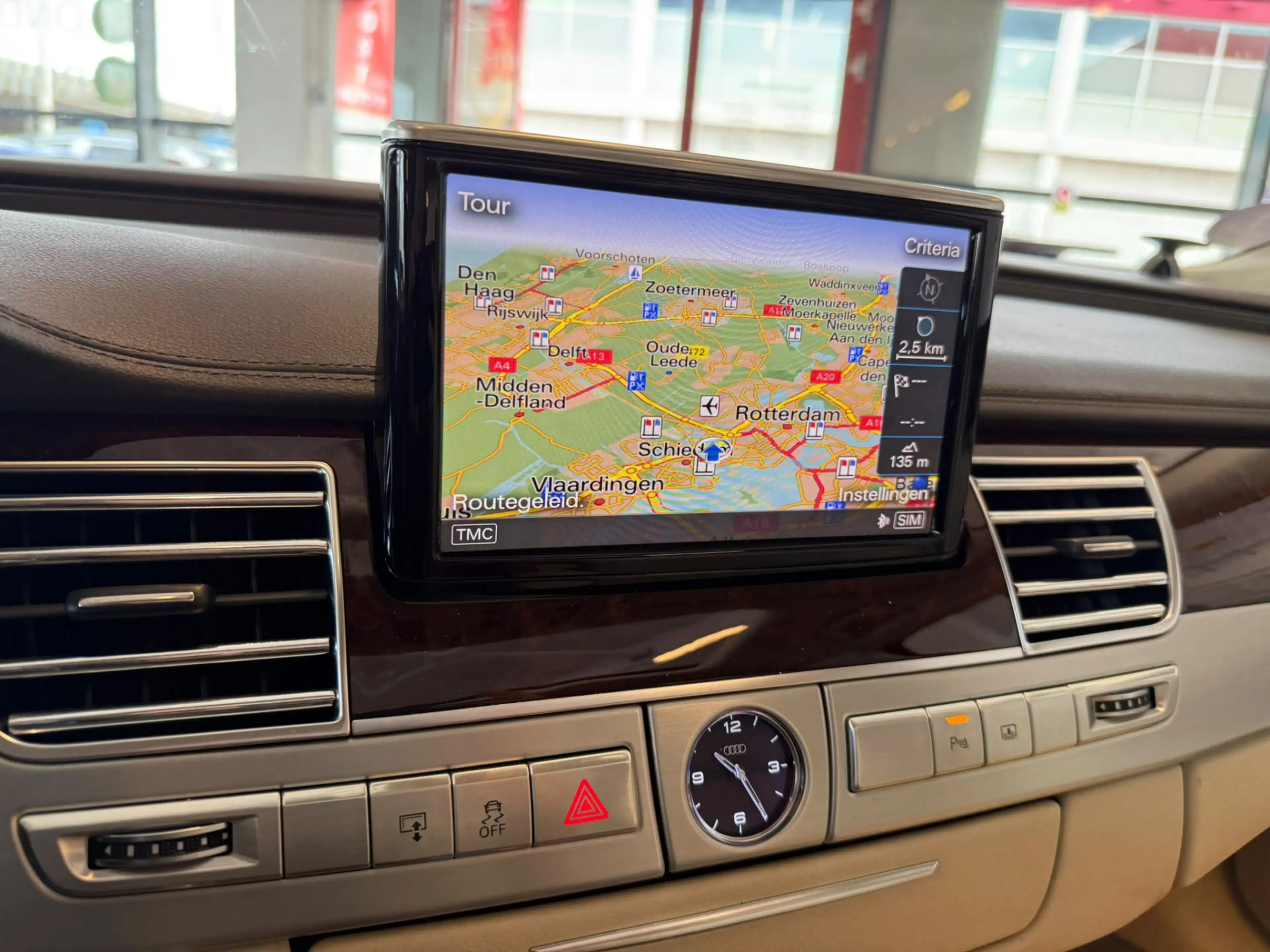 Audi A8 V8 4.2 FSI quattro | Luchtvering | Panoramadak | N — photo 19