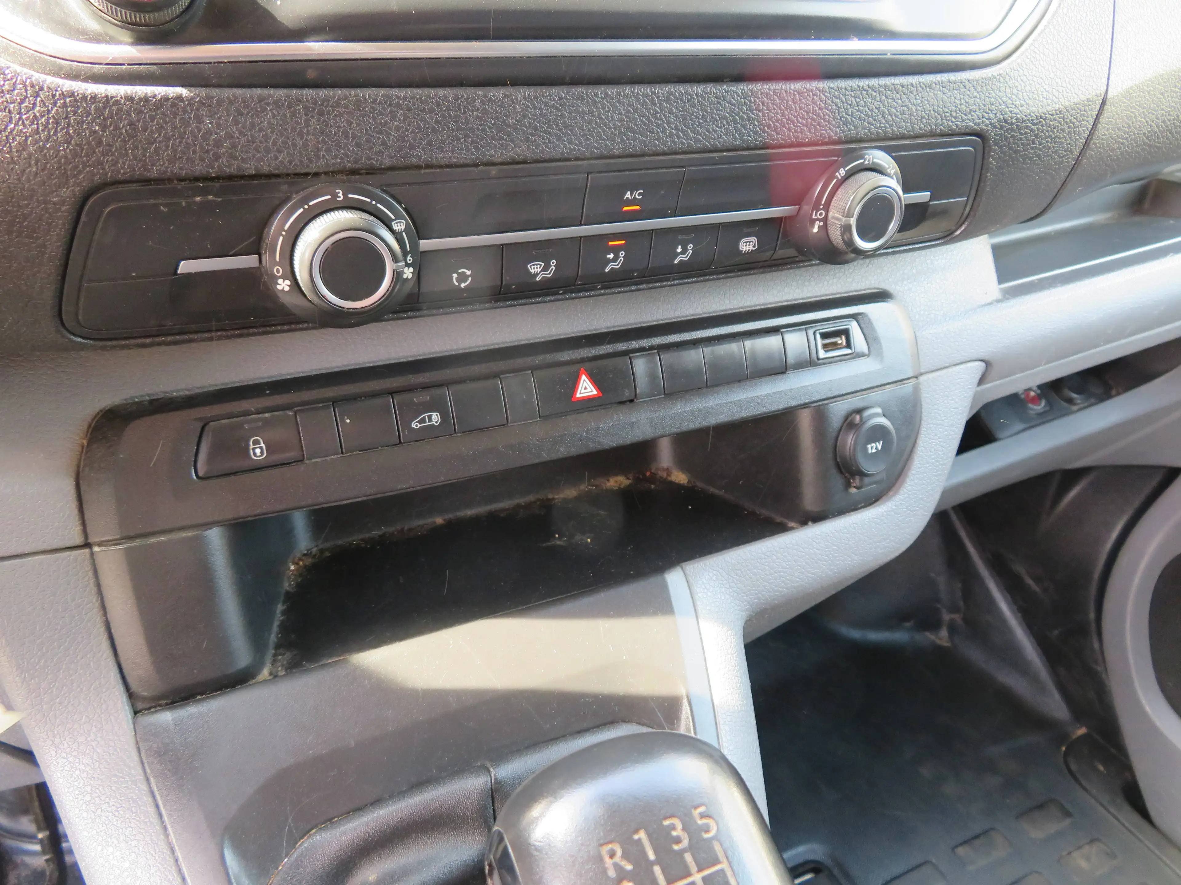 Citroen Jumpy 2.0 BlueHDI — photo 12