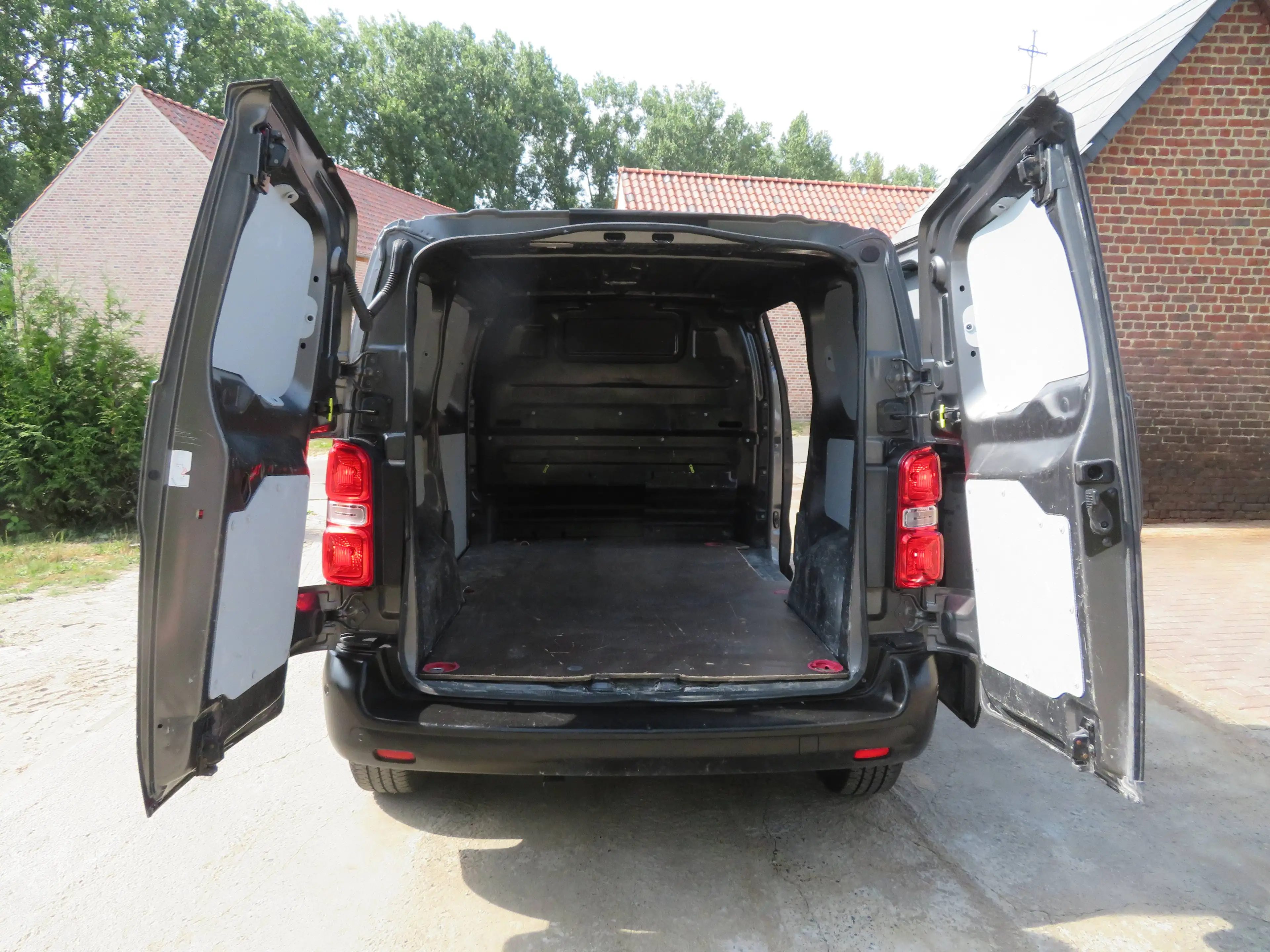 Citroen Jumpy 2.0 BlueHDI — photo 10