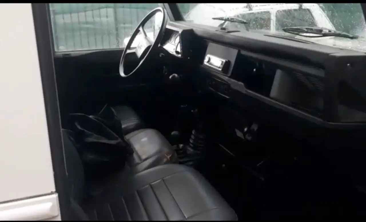 Land Rover Defender 90 2.5 tdi Hard top, foto 3