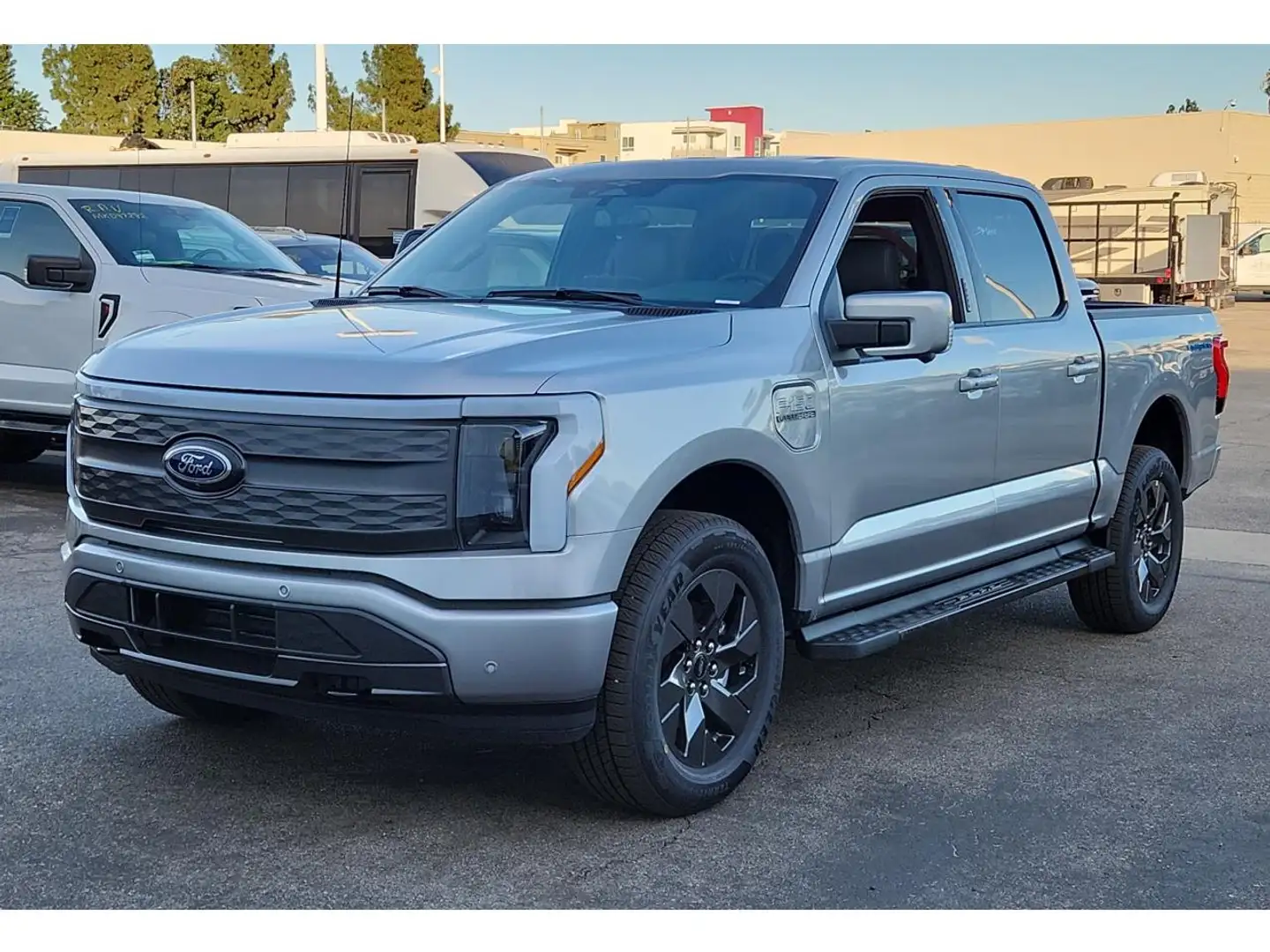 Ford F 150 Lightning Lariat Extended-Range Šedá - 1
