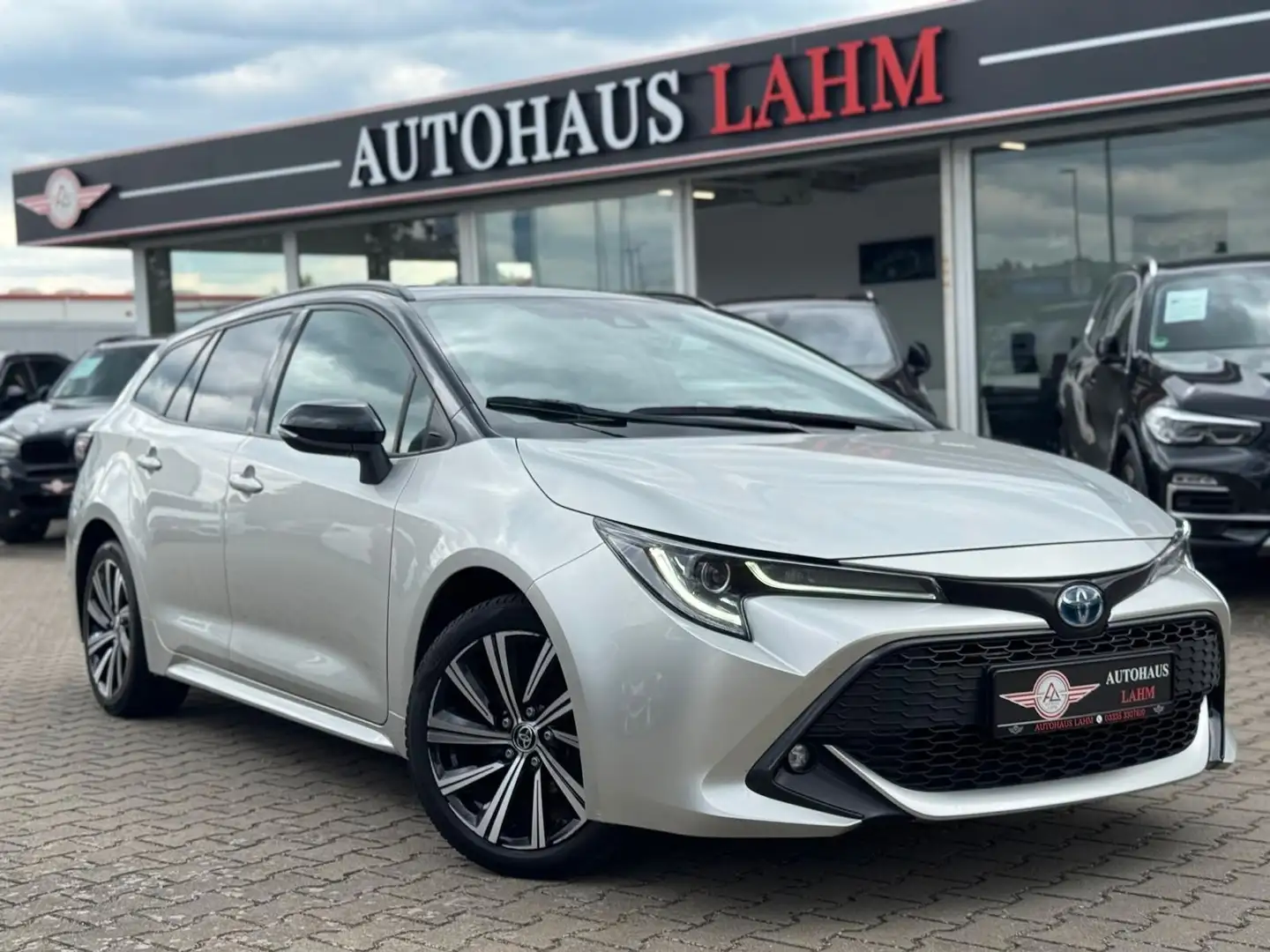 Toyota Corolla Touring Sports Hybrid Business Edition crna - 1