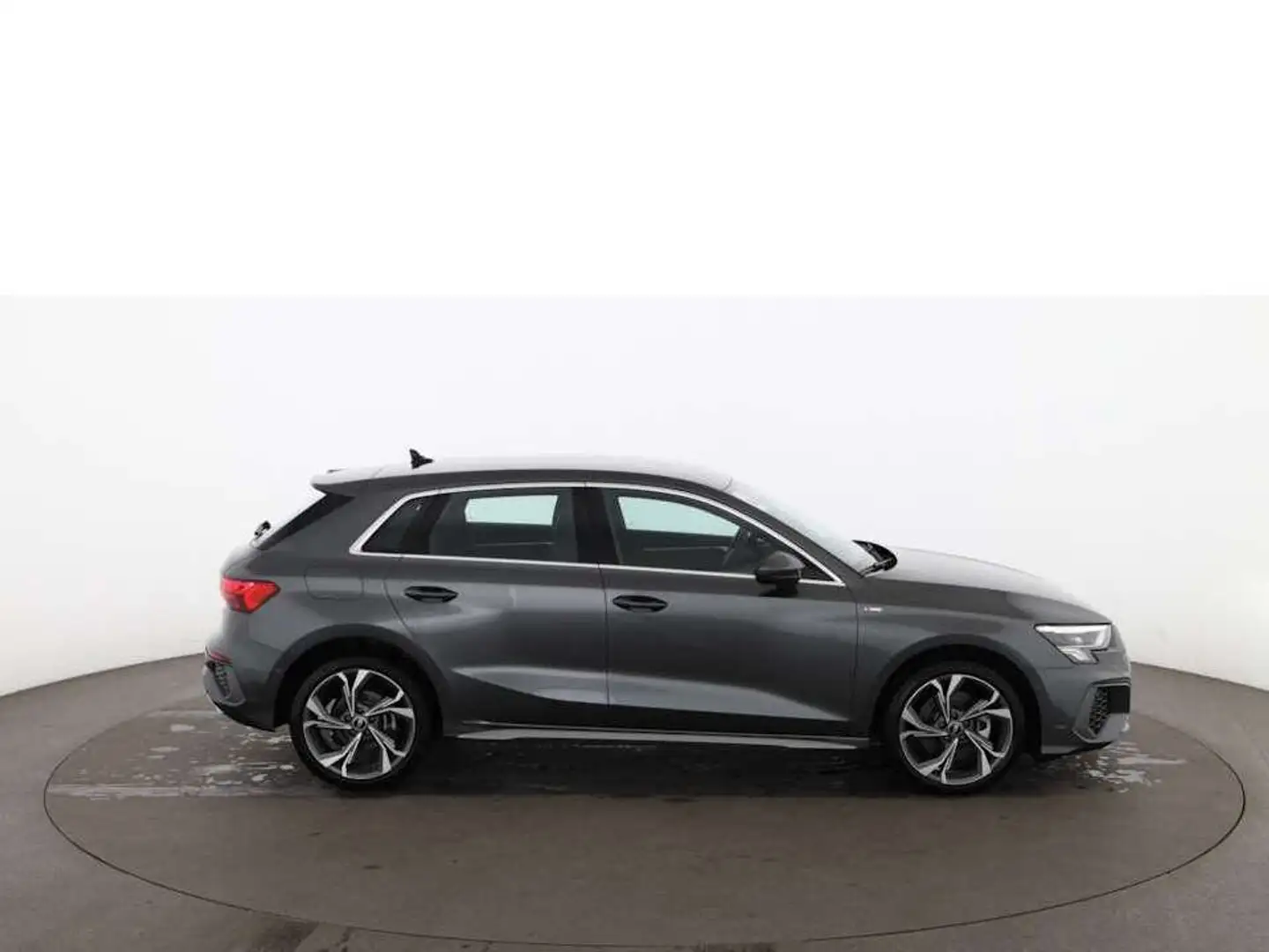 Audi A3 SB 40 TFSI e S-Line Aut LED RADAR LEDER NAVI Grau - 2