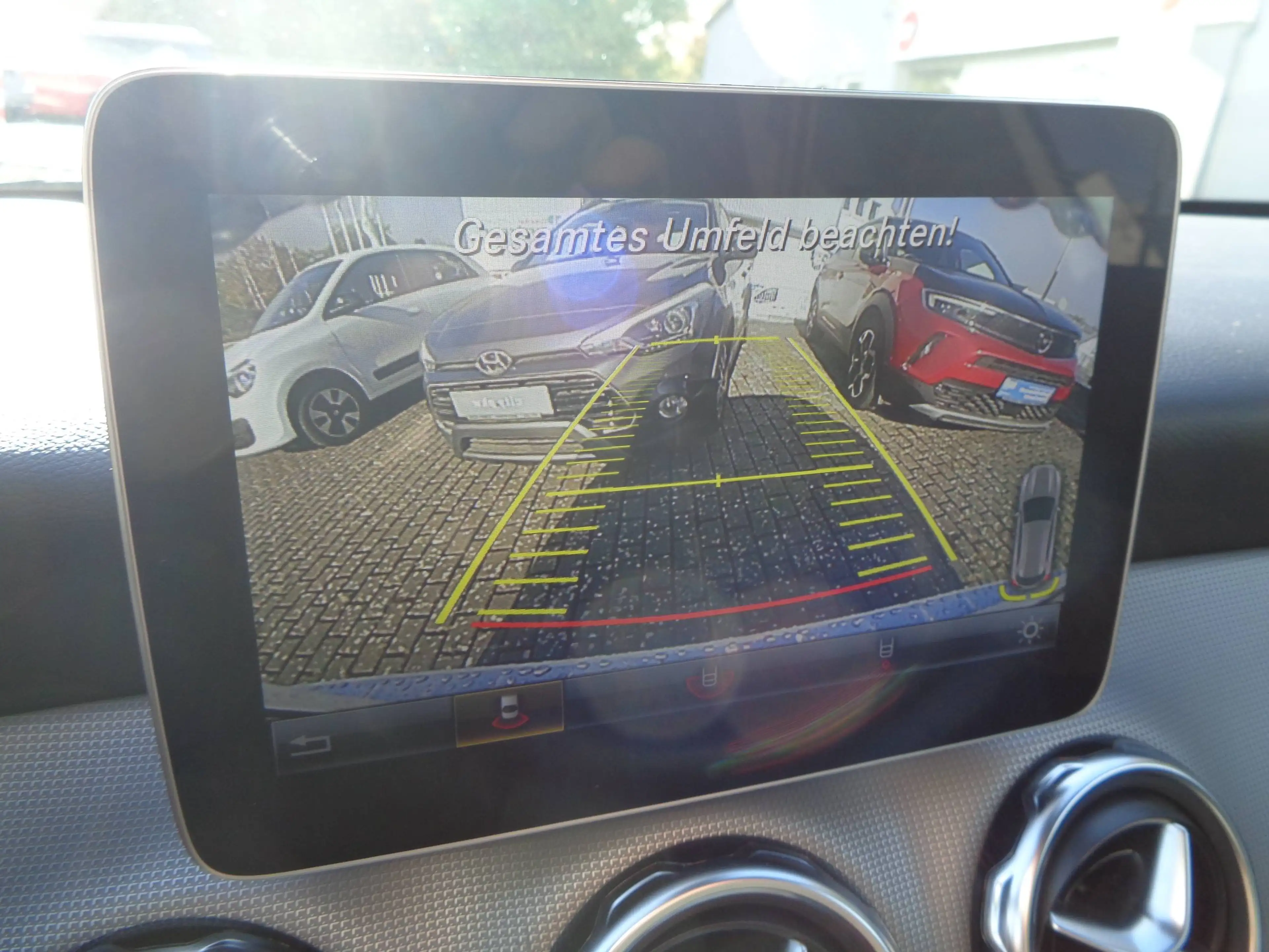 Mercedes-Benz GLA 180 GLA 180 Automatik,Navi,Kamera,Panorama — photo 8