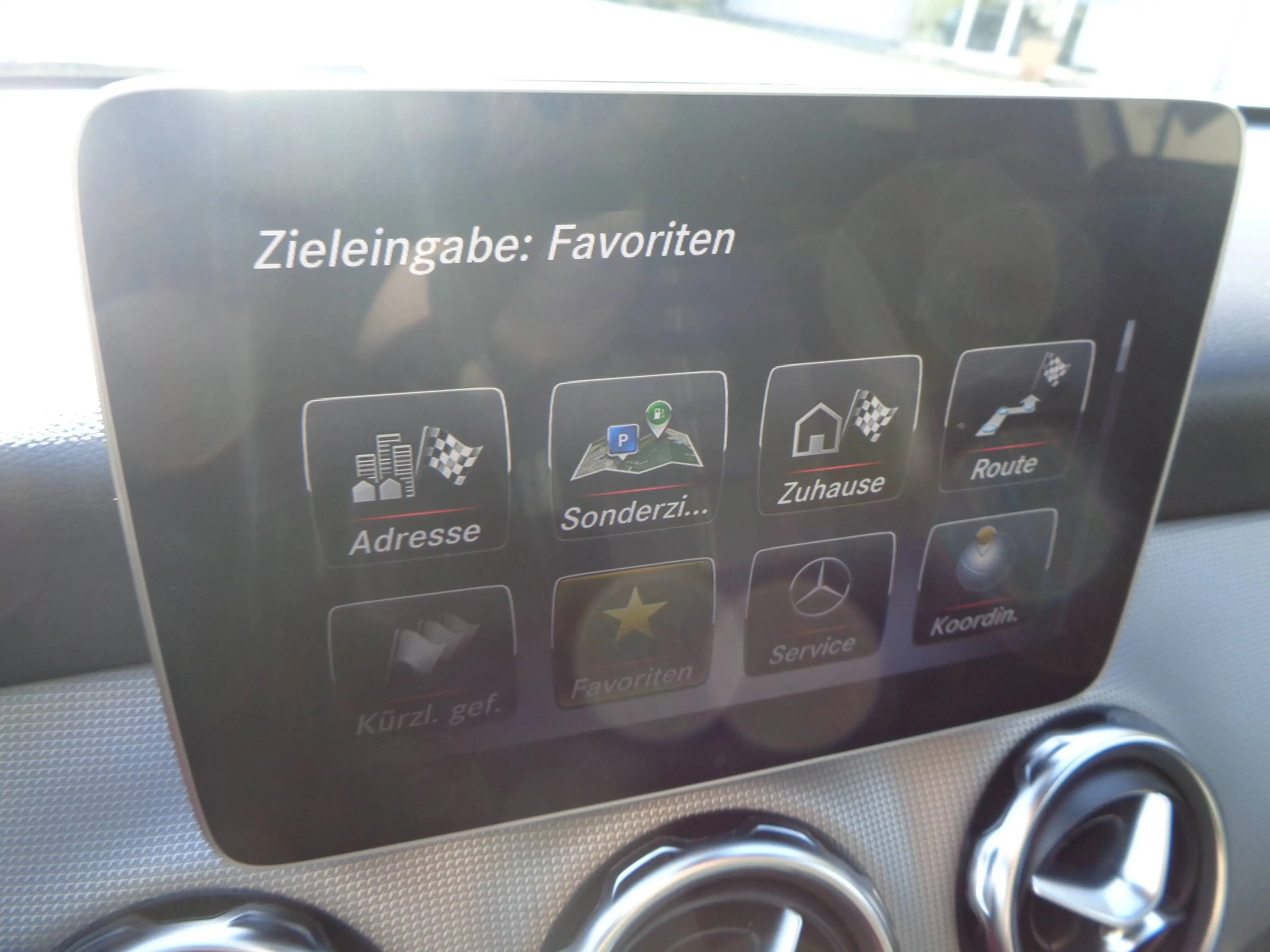 Mercedes-Benz GLA 180 GLA 180 Automatik,Navi,Kamera,Panorama — photo 7