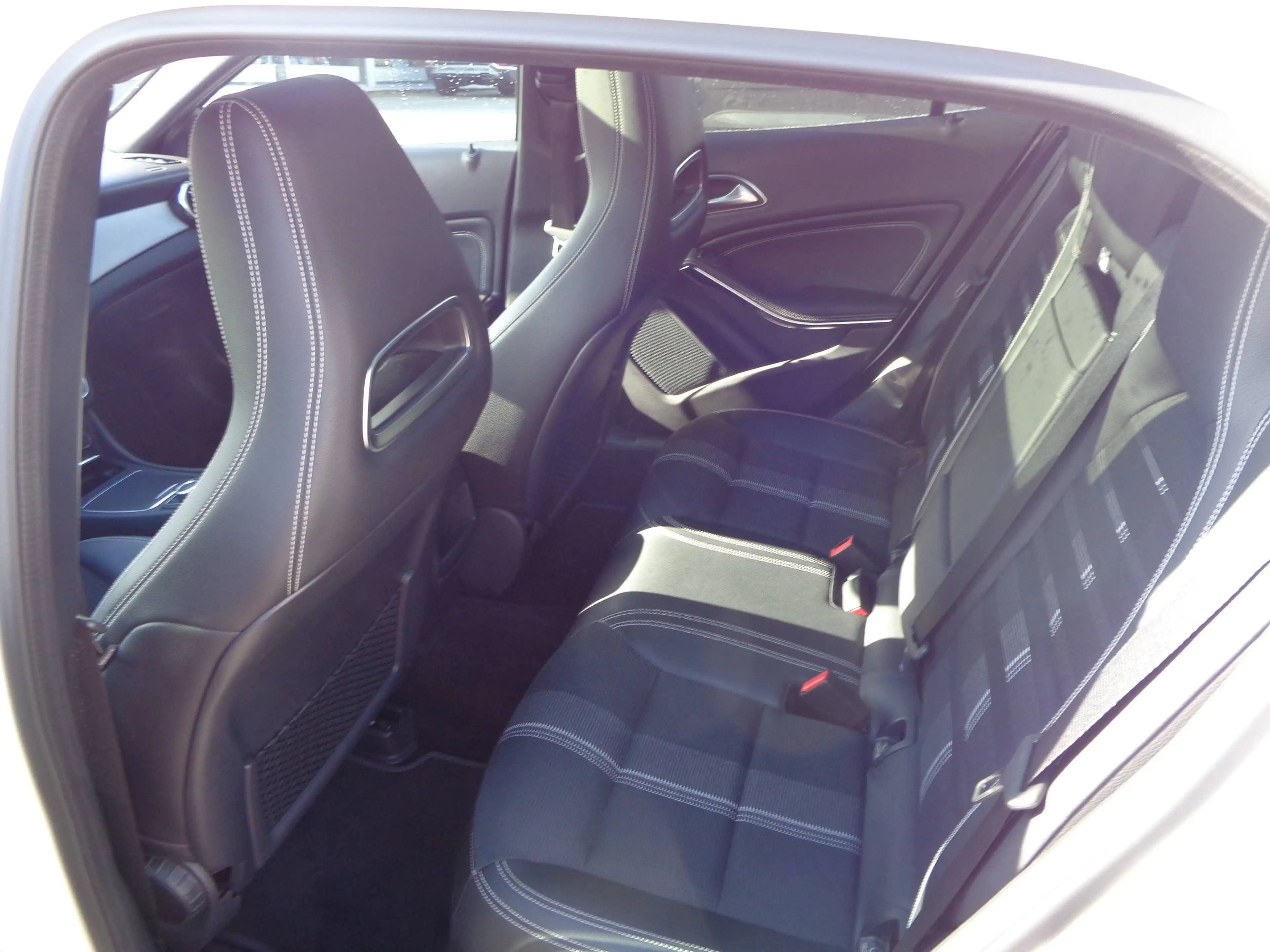 Mercedes-Benz GLA 180 GLA 180 Automatik,Navi,Kamera,Panorama — photo 13