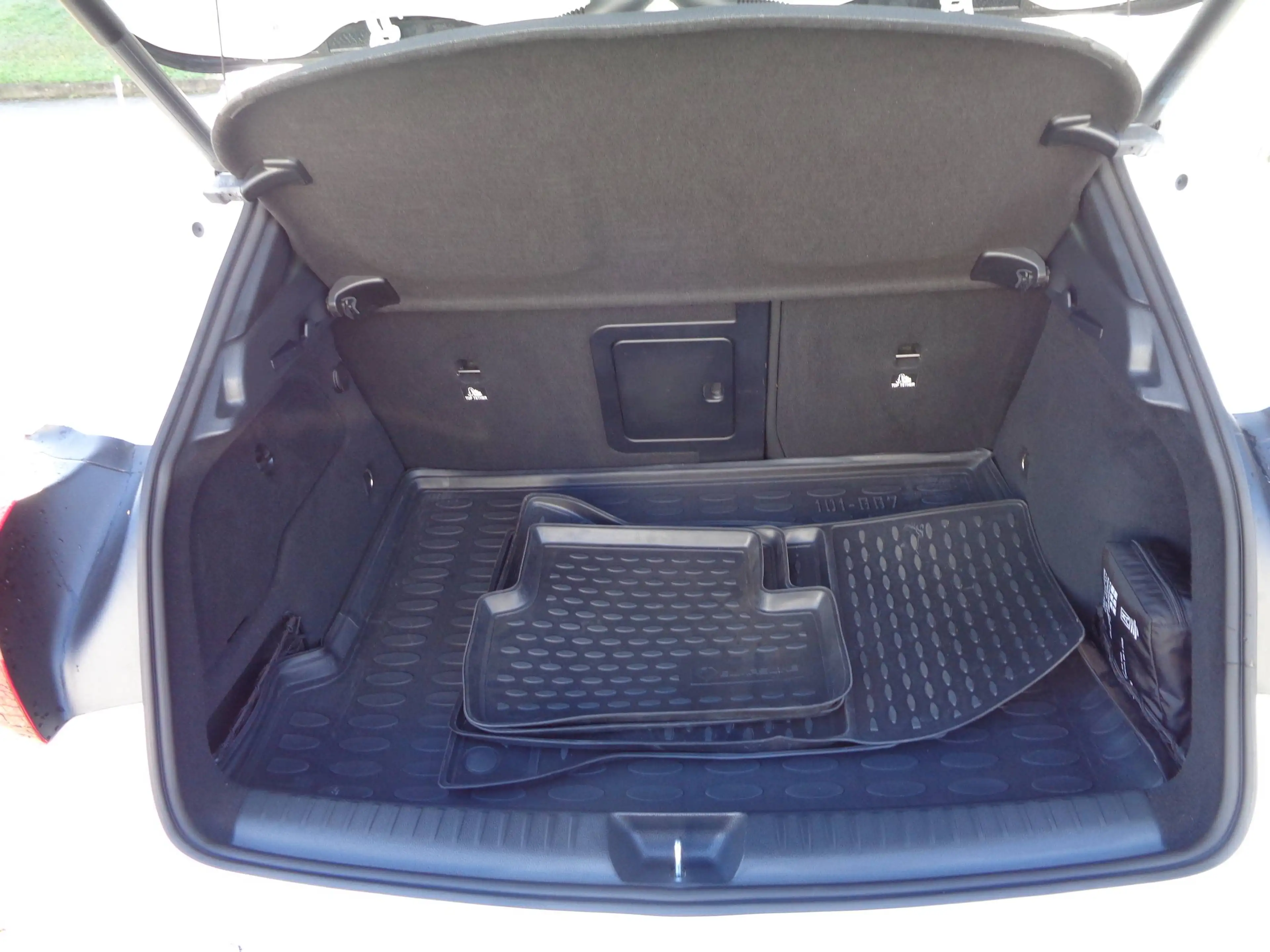 Mercedes-Benz GLA 180 GLA 180 Automatik,Navi,Kamera,Panorama — photo 14