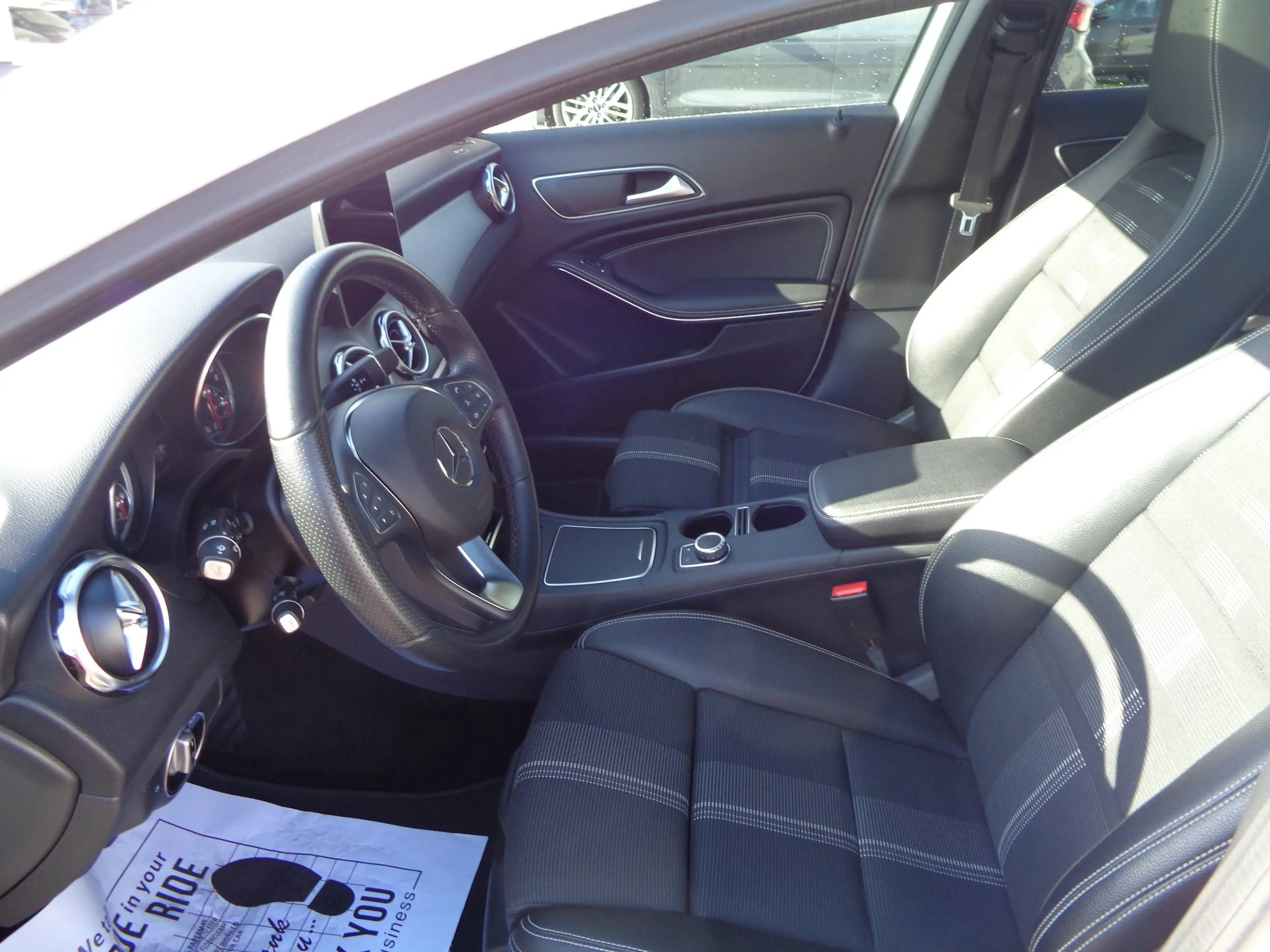 Mercedes-Benz GLA 180 GLA 180 Automatik,Navi,Kamera,Panorama — photo 12
