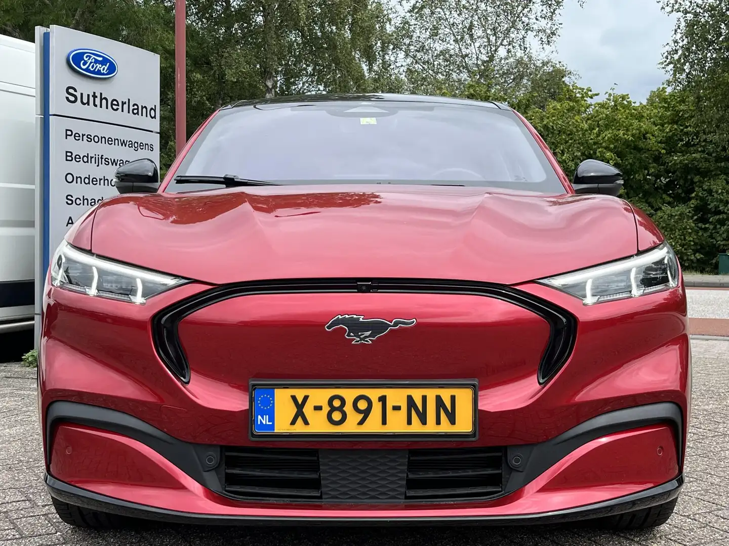 Ford Mustang Mach-E Extended Premium RWD 98 kWh 294pk | Technology Pac Red - 2