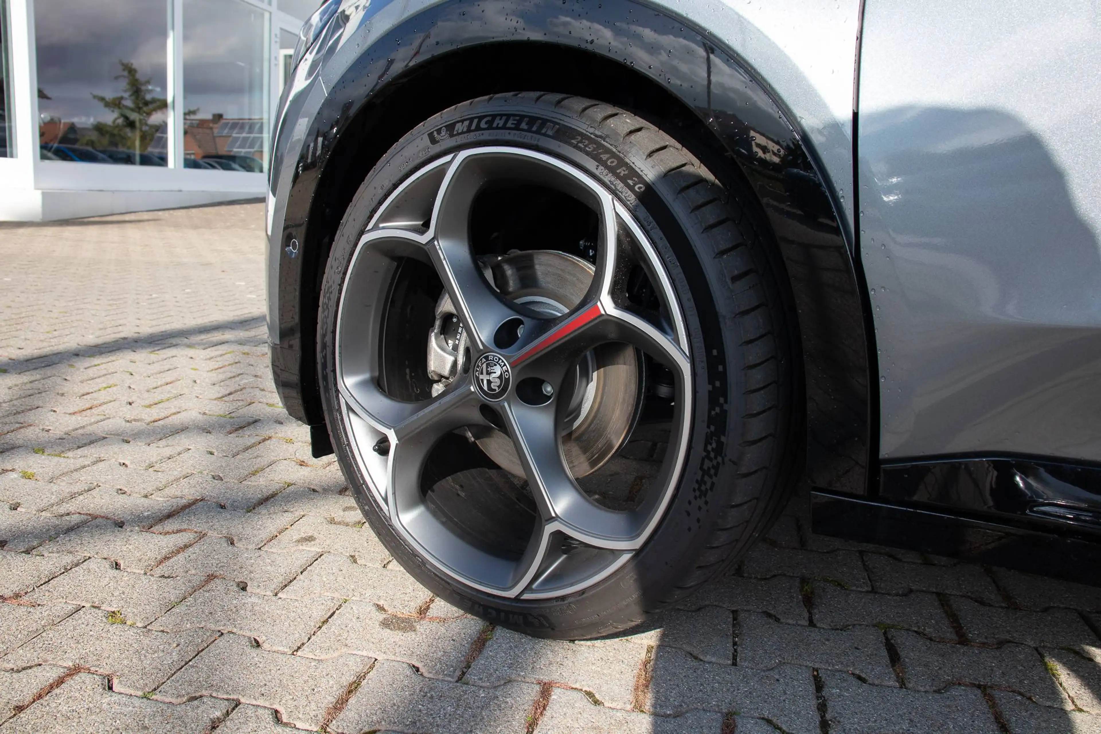 Alfa Romeo Junior Junior 1.2 VGT Ibrida Ti Pano/Technlologie-Paket — photo 3