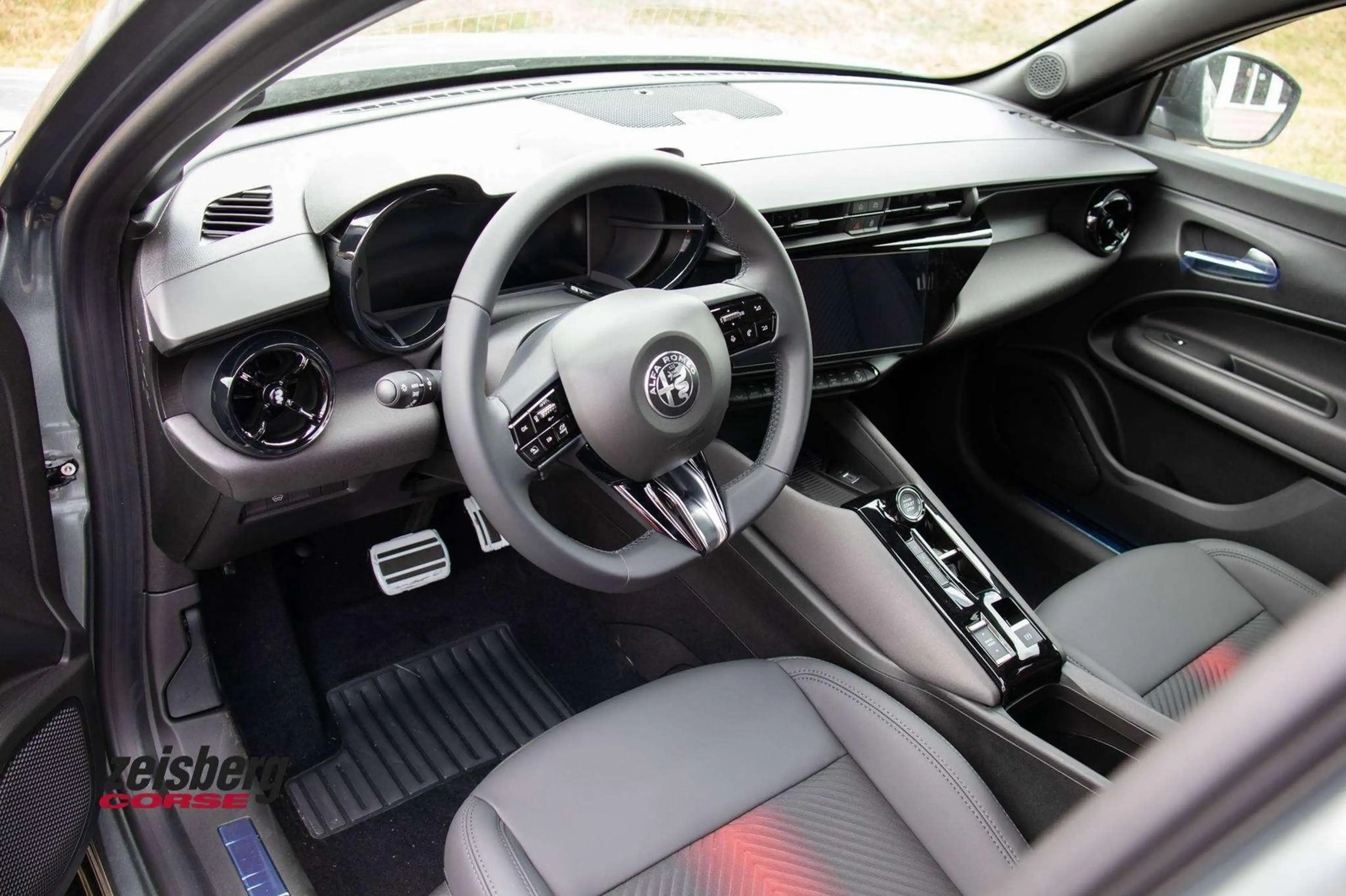 Alfa Romeo Junior Junior 1.2 VGT Ibrida Ti Pano/Technlologie-Paket — photo 6