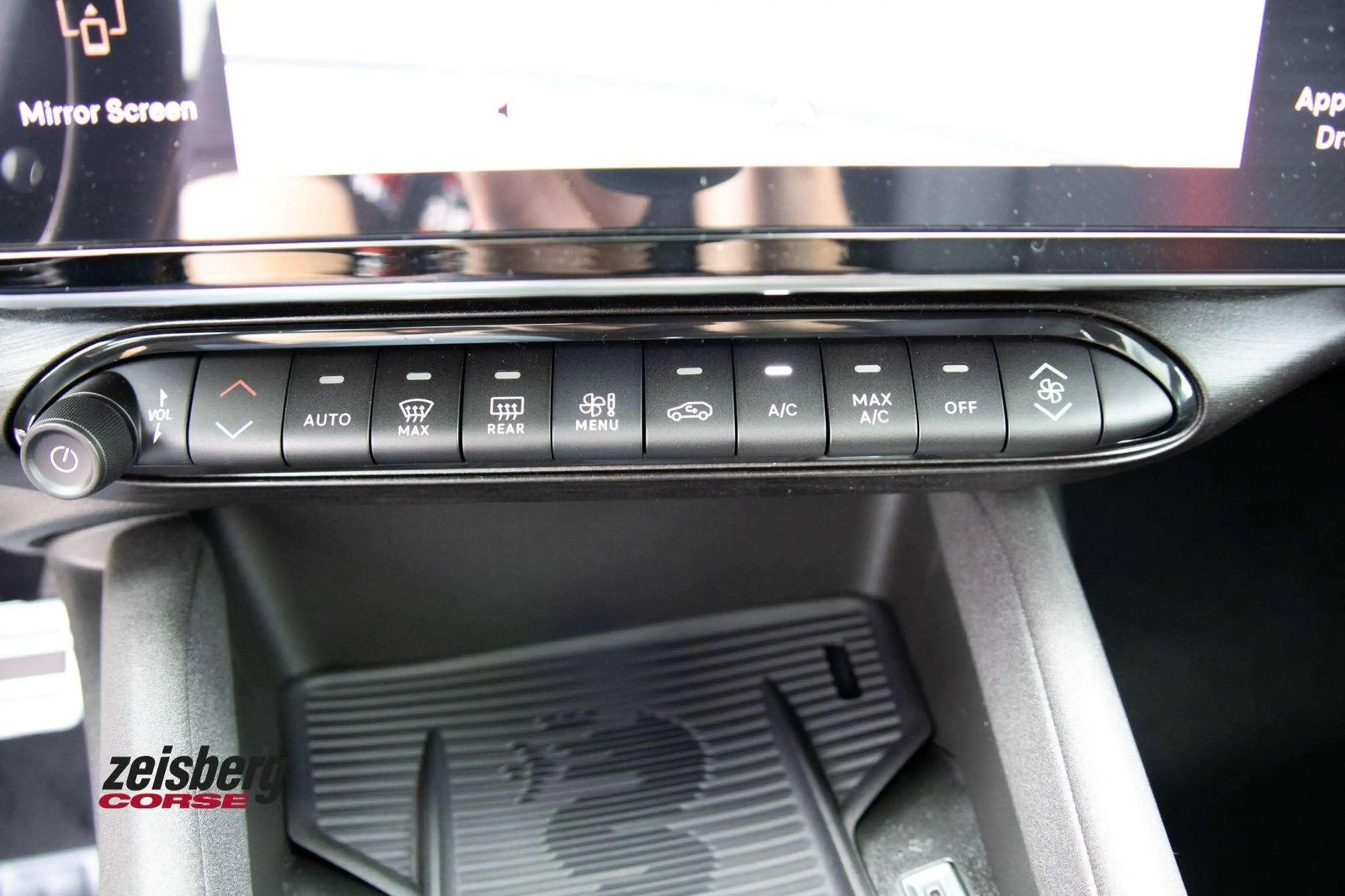 Alfa Romeo Junior Junior 1.2 VGT Ibrida Ti Pano/Technlologie-Paket — photo 11